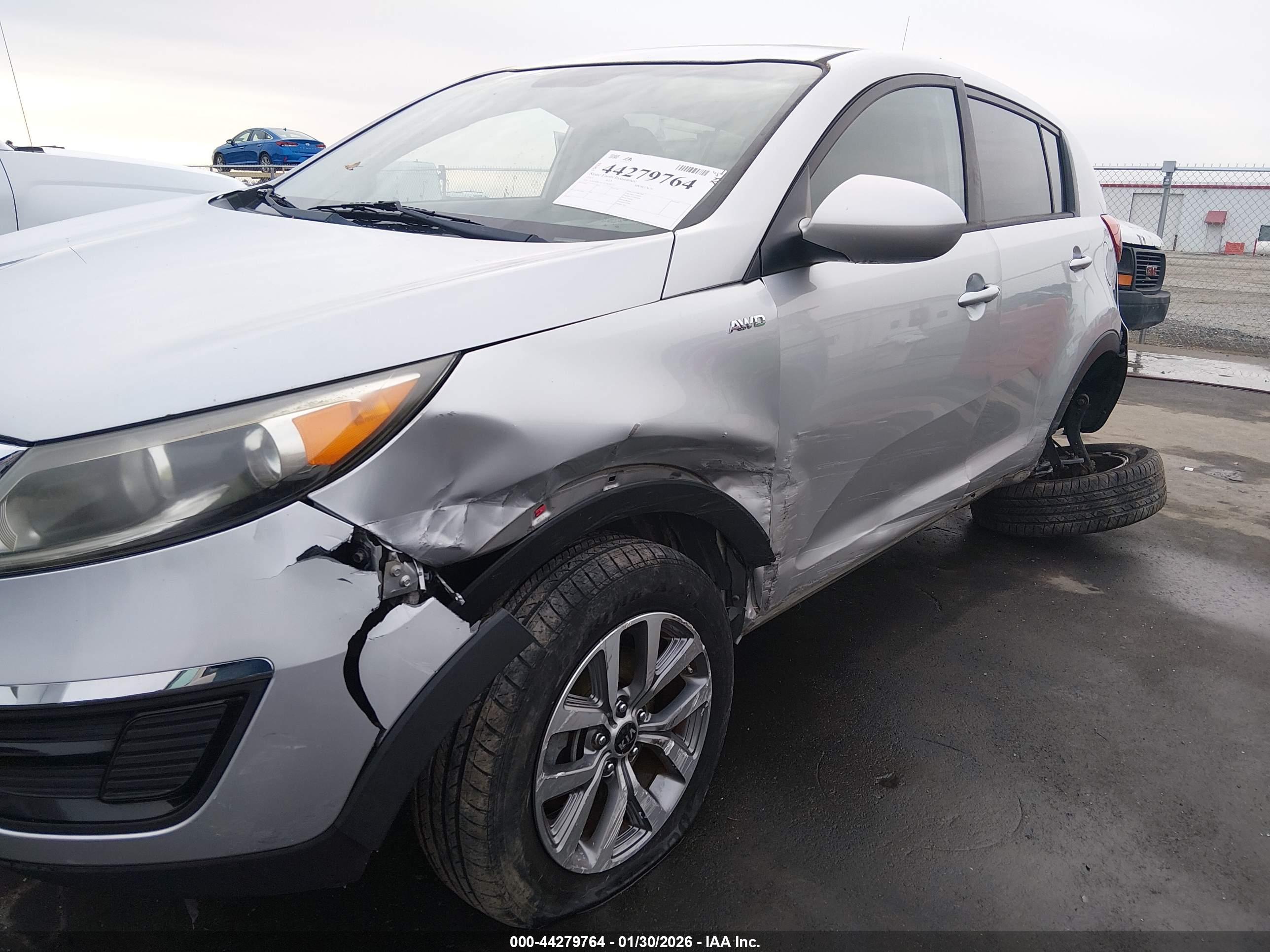 KIA SPORTAGE image 6