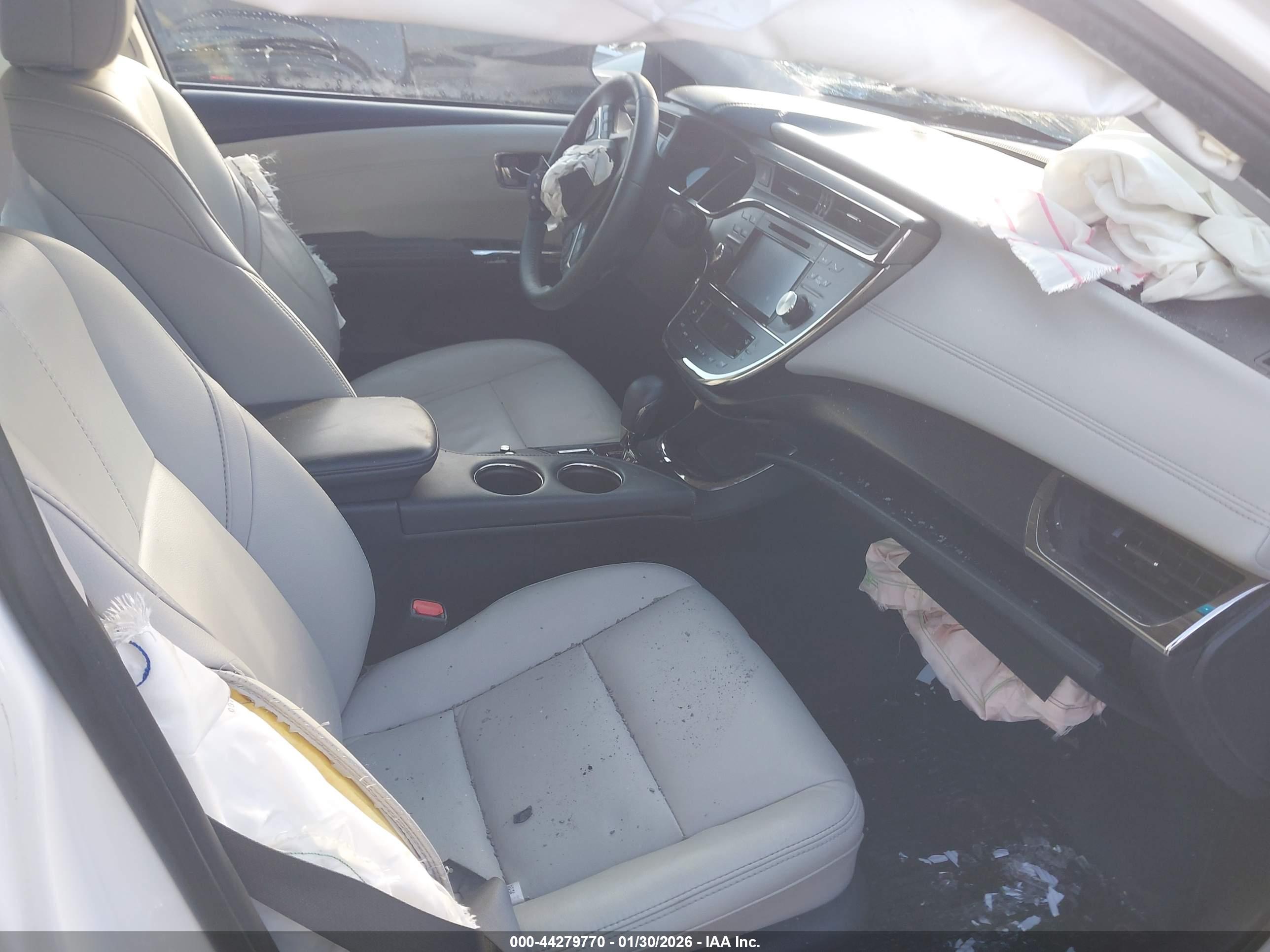 TOYOTA AVALON image 5