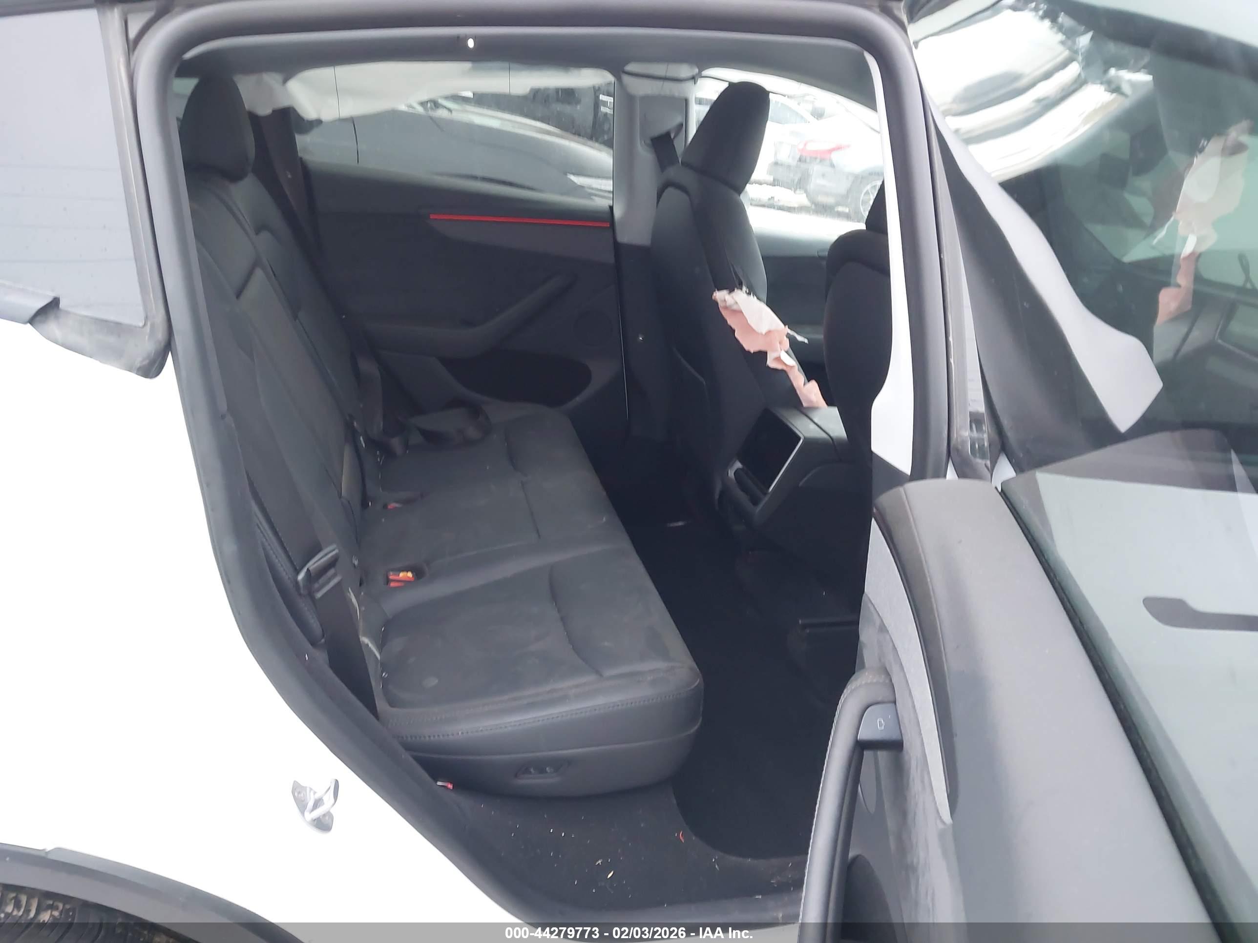 TESLA MODEL image 8