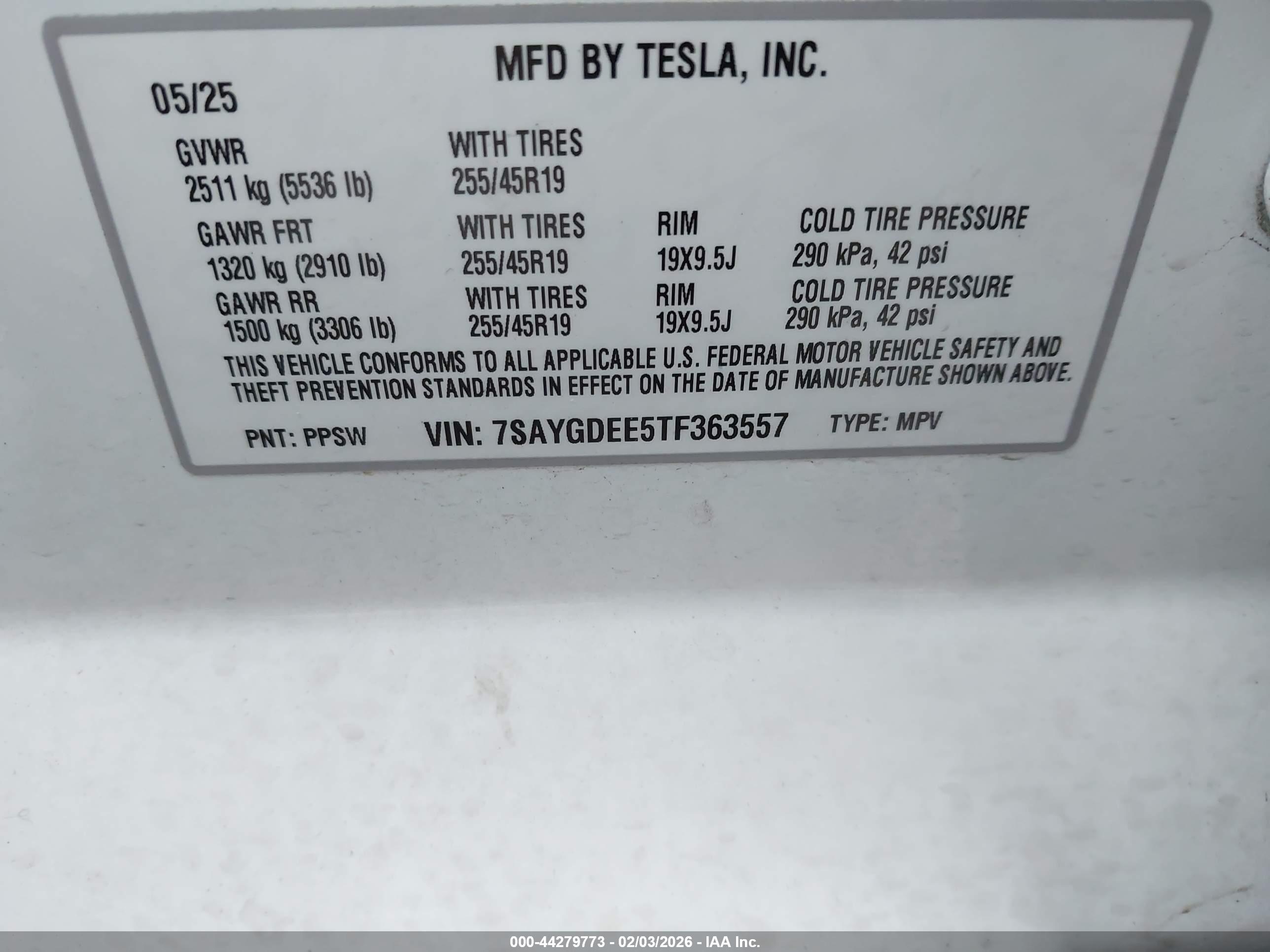TESLA MODEL image 9