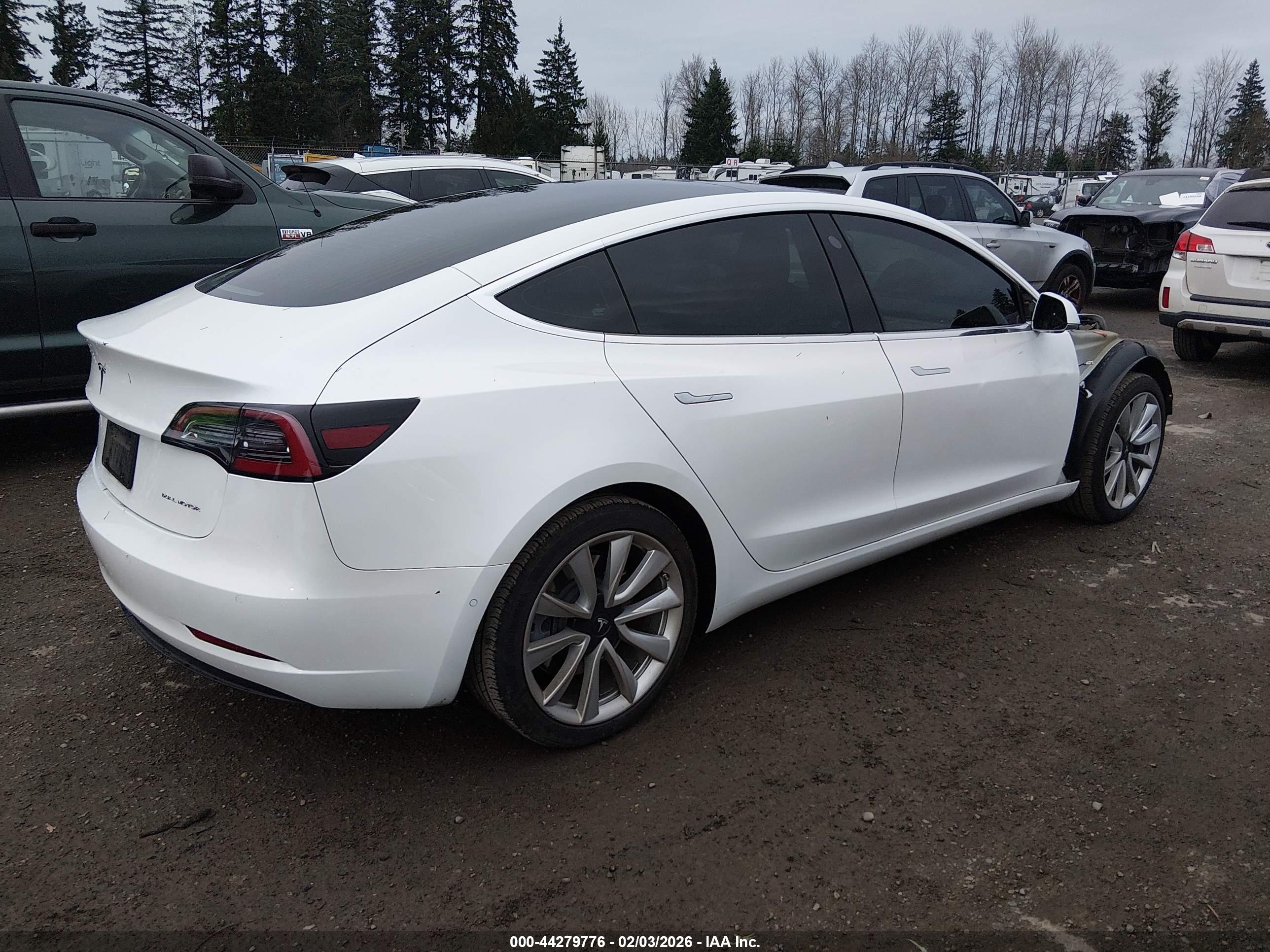 TESLA MODEL image 4