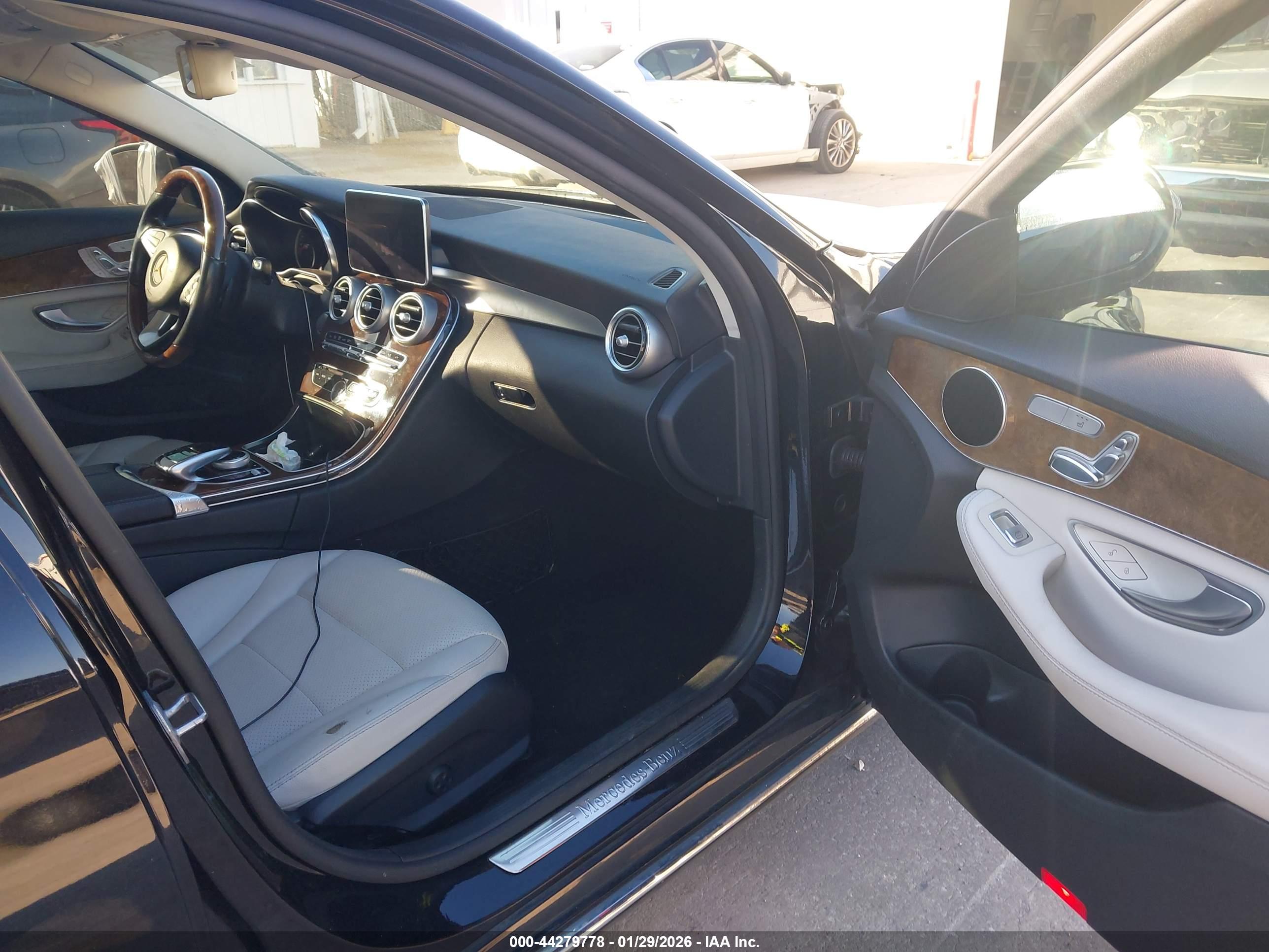 MERCEDES-BENZ C image 5