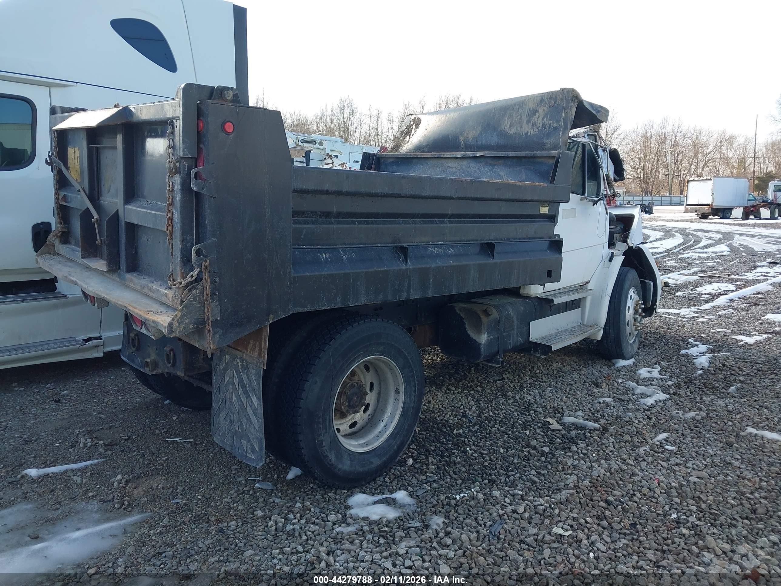 FREIGHTLINER MEDIUM image 4