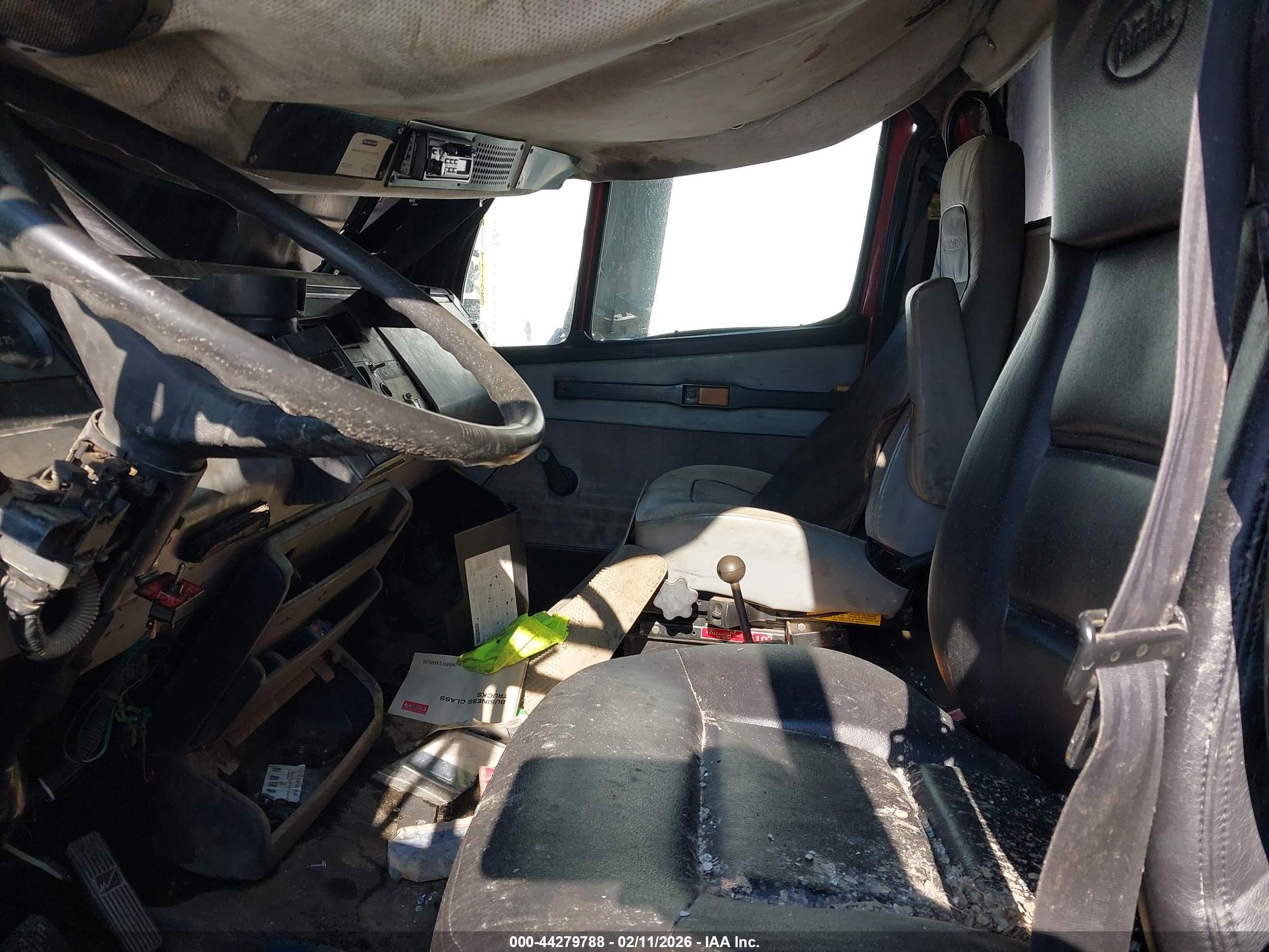 FREIGHTLINER MEDIUM image 7