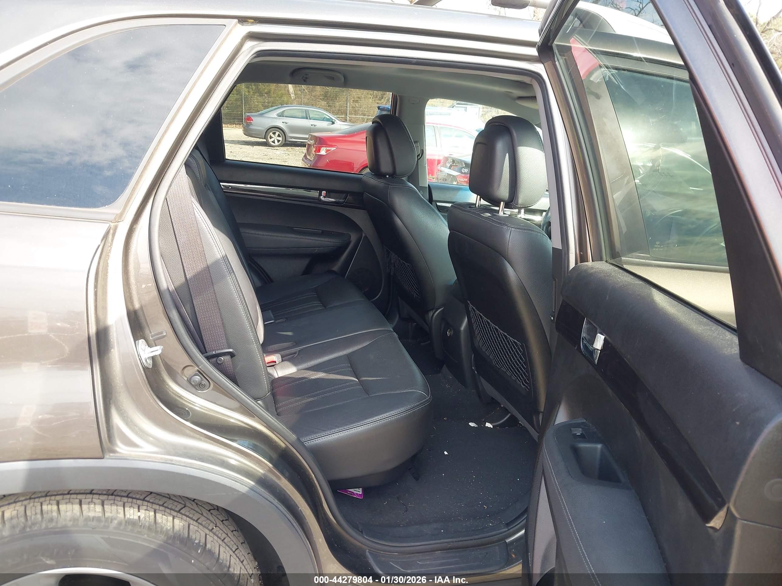 KIA SORENTO image 8