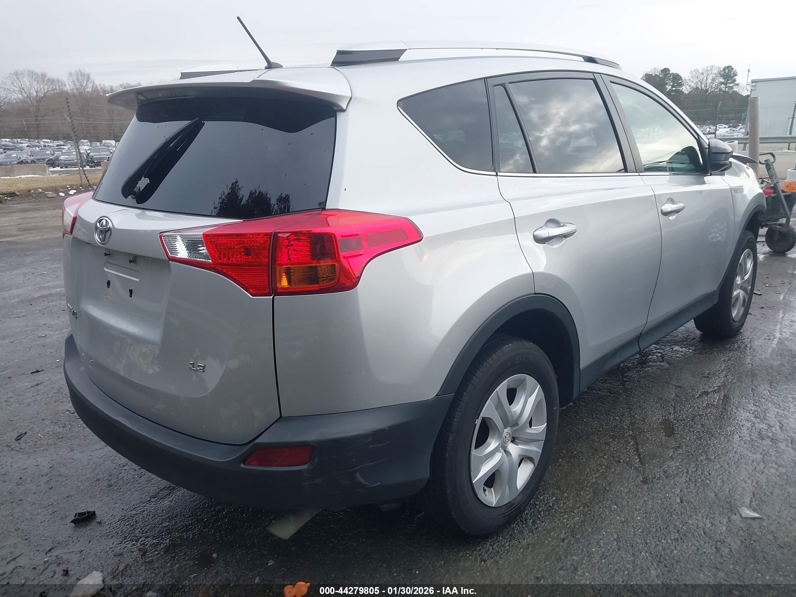 TOYOTA RAV4 image 4