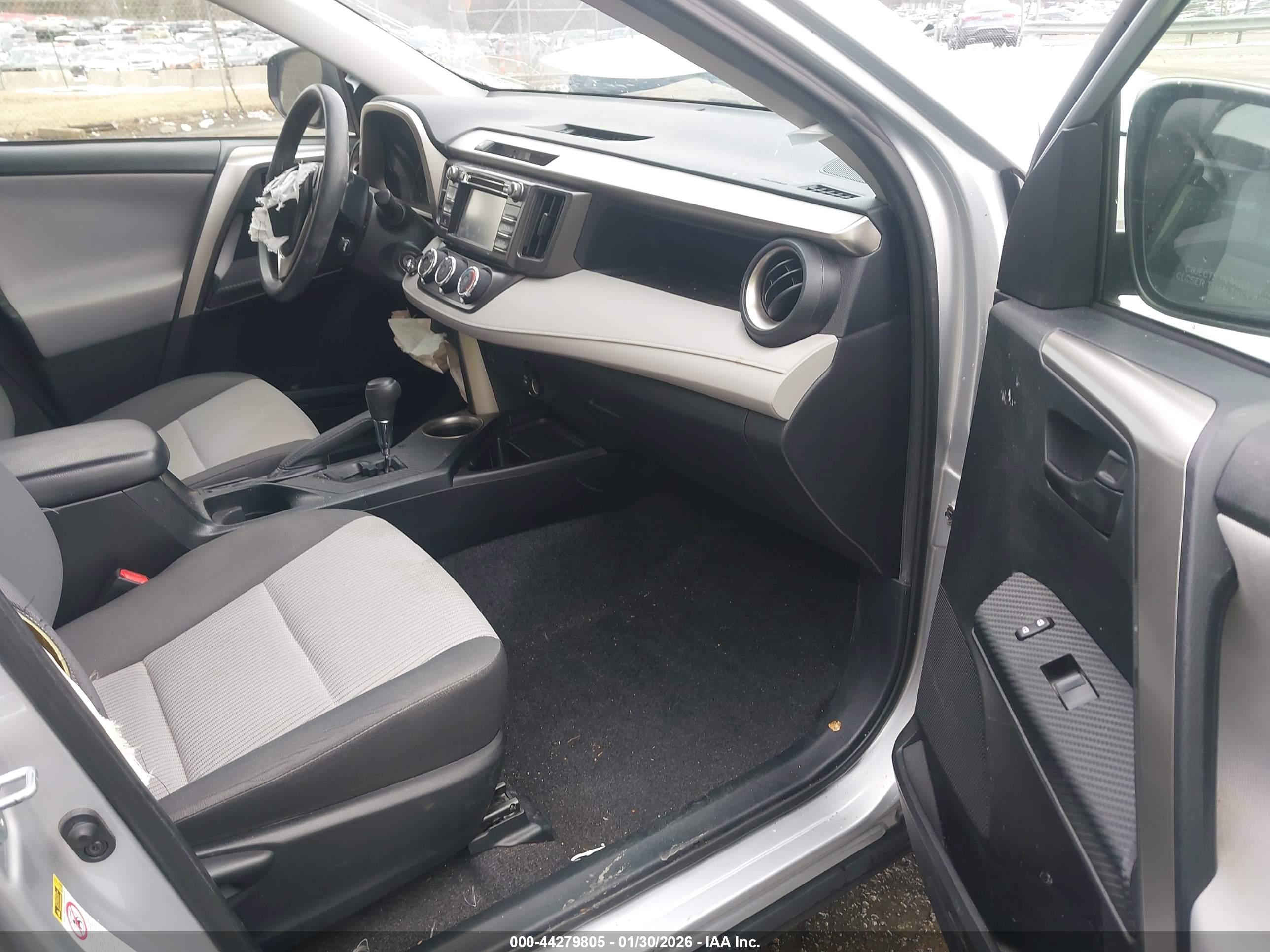 TOYOTA RAV4 image 5