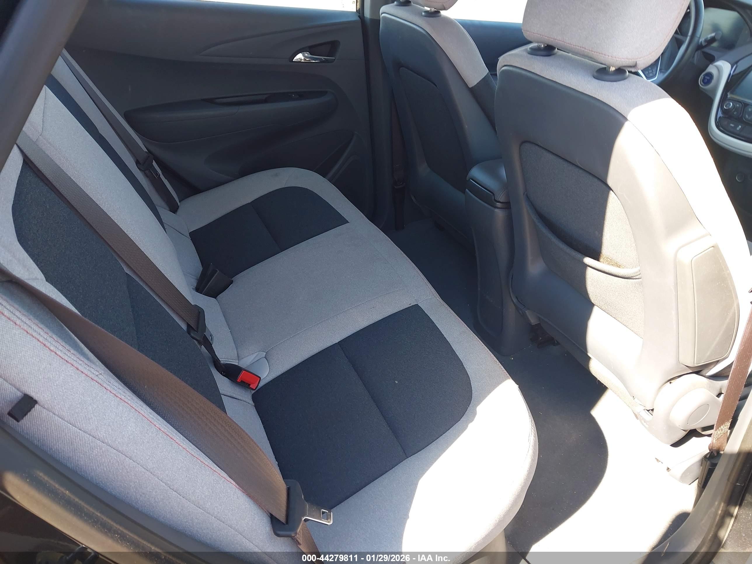 CHEVROLET BOLT image 8