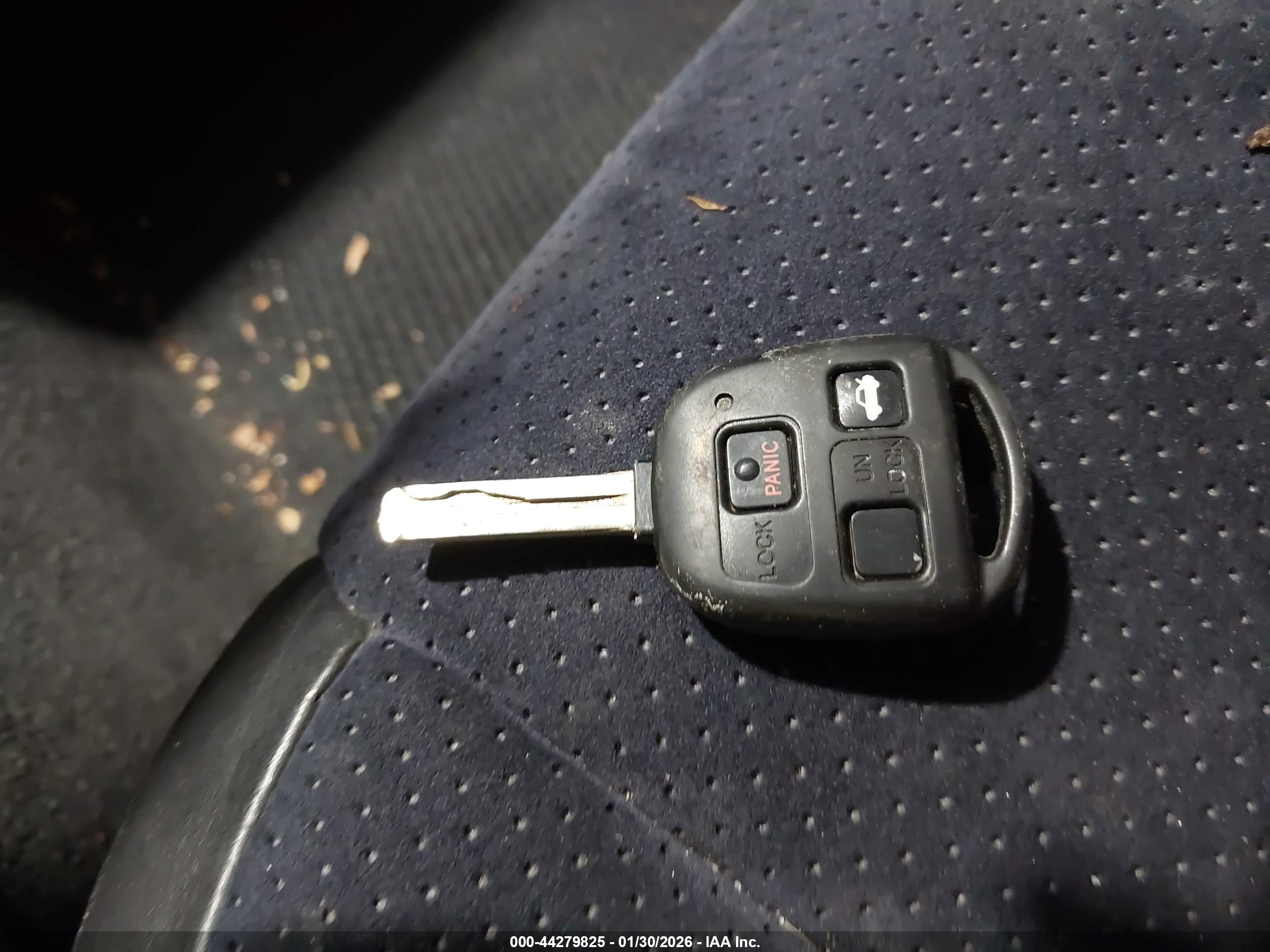 LEXUS IS image 11