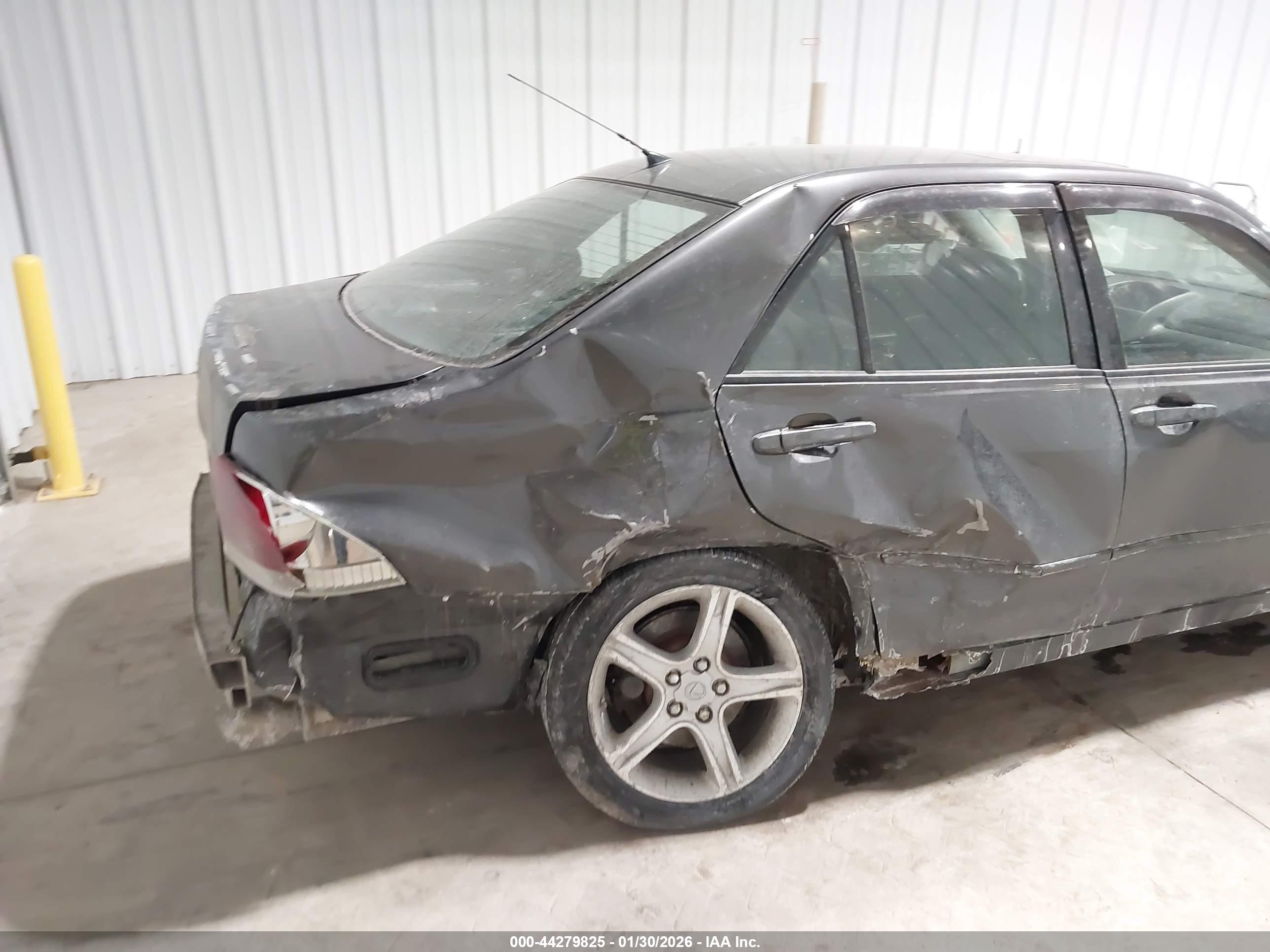 LEXUS IS image 6