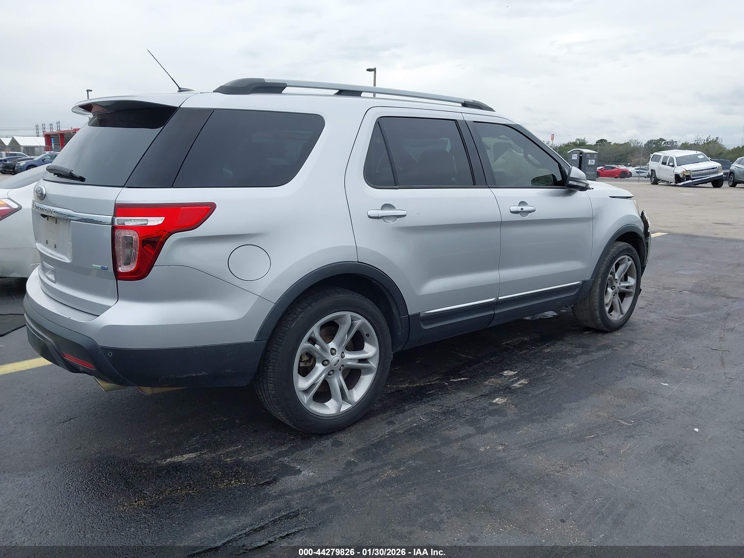 FORD EXPLORER image 4