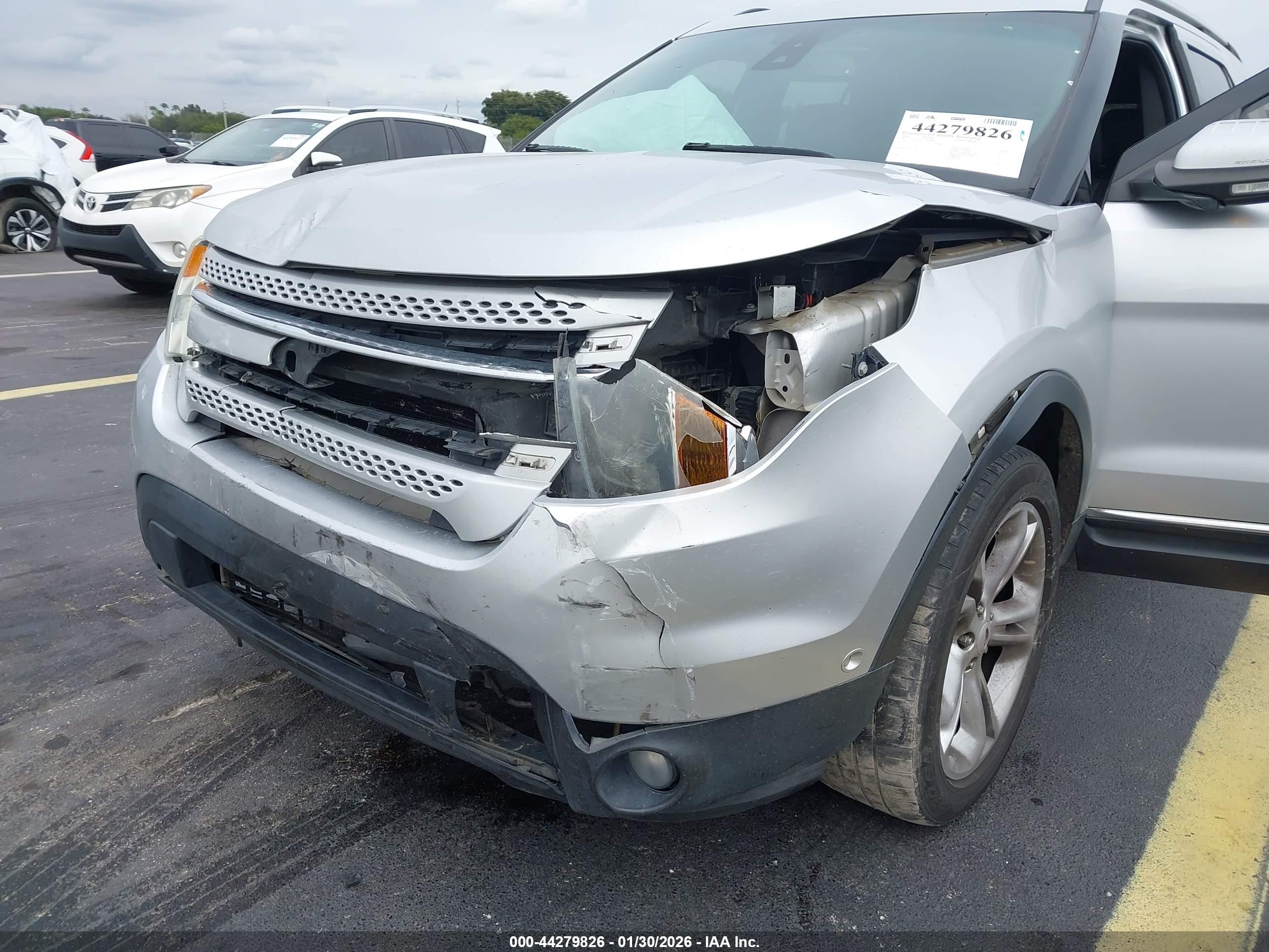 FORD EXPLORER image 6