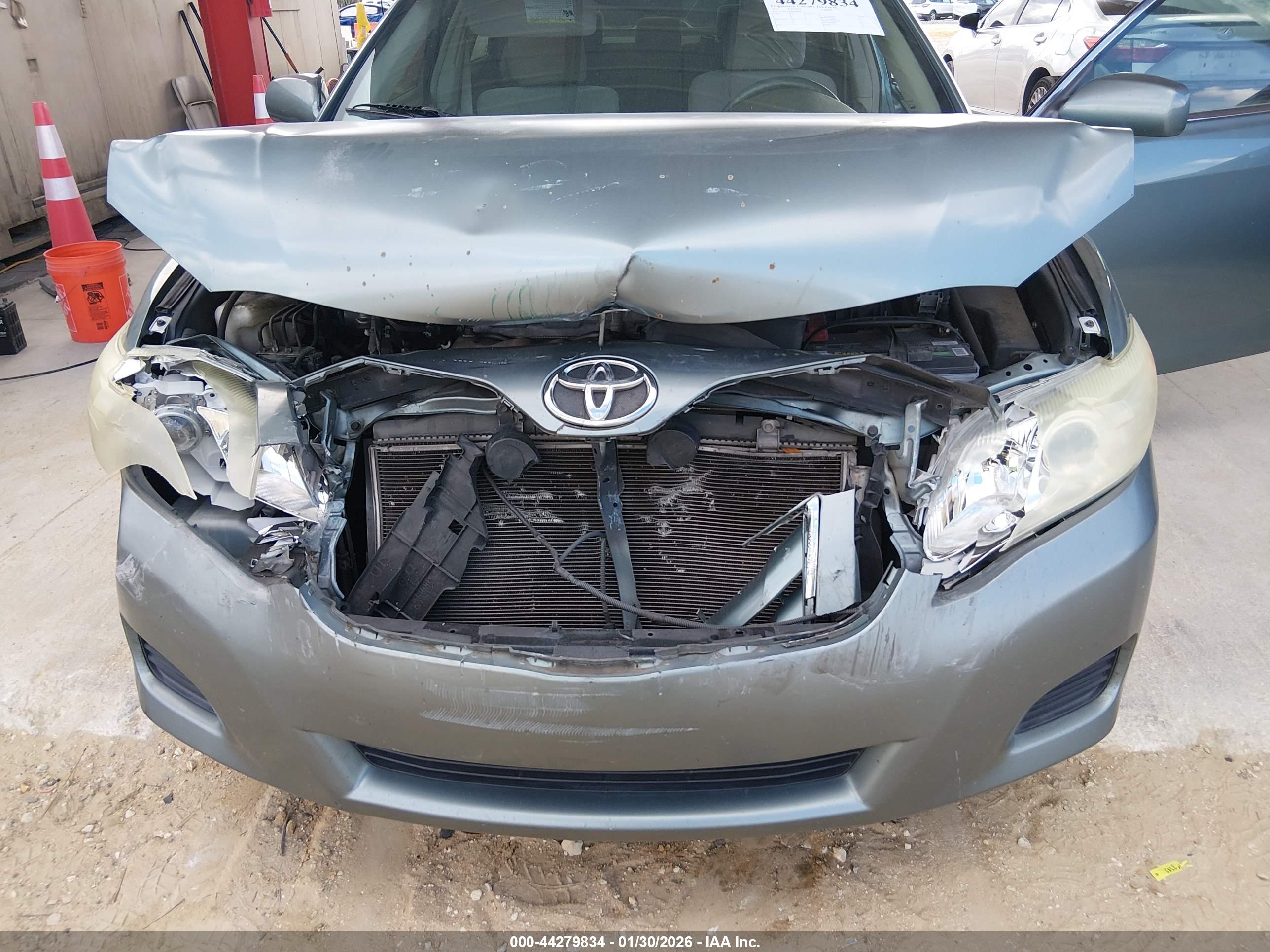TOYOTA CAMRY image 6
