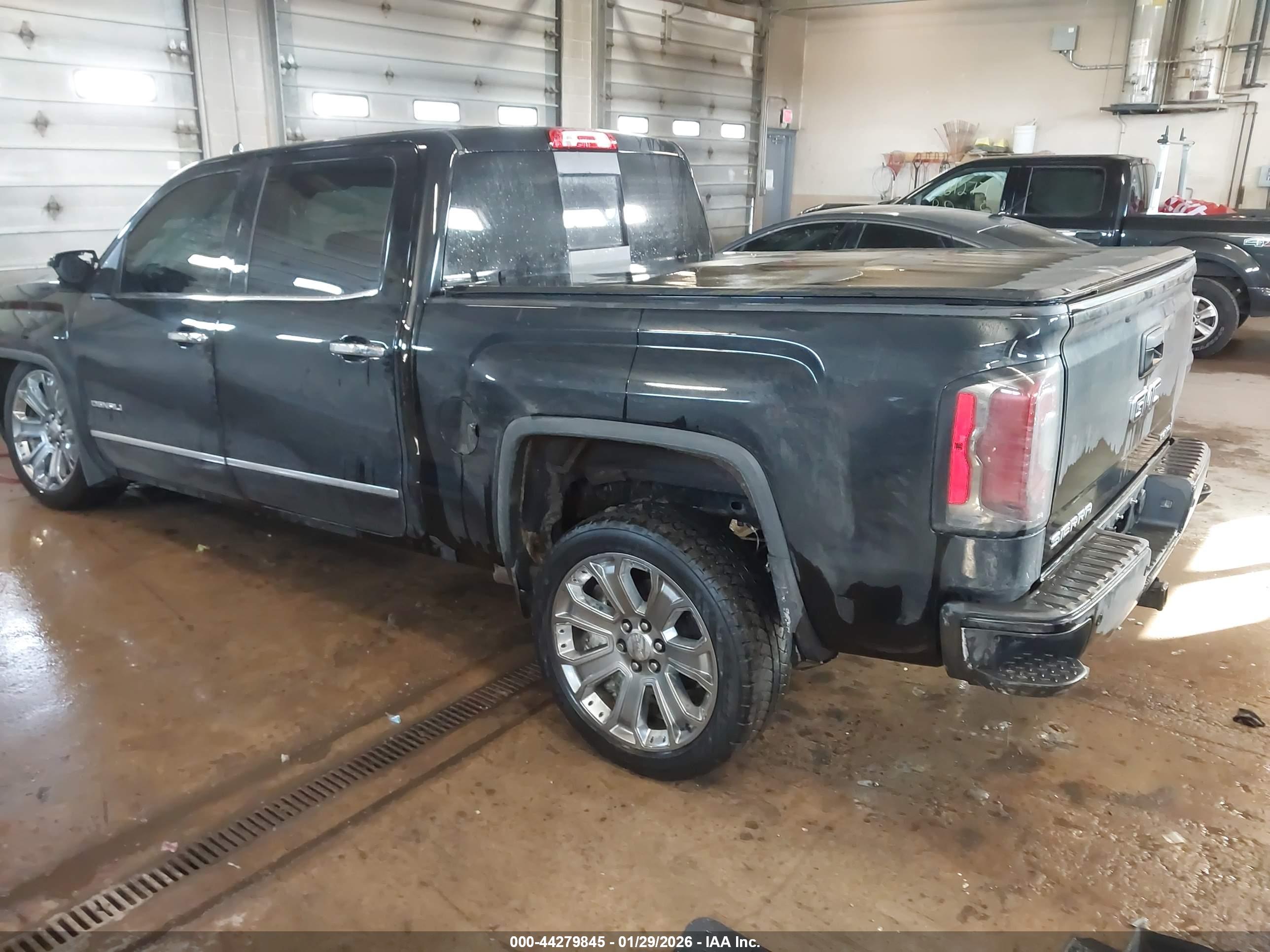 GMC SIERRA image 3