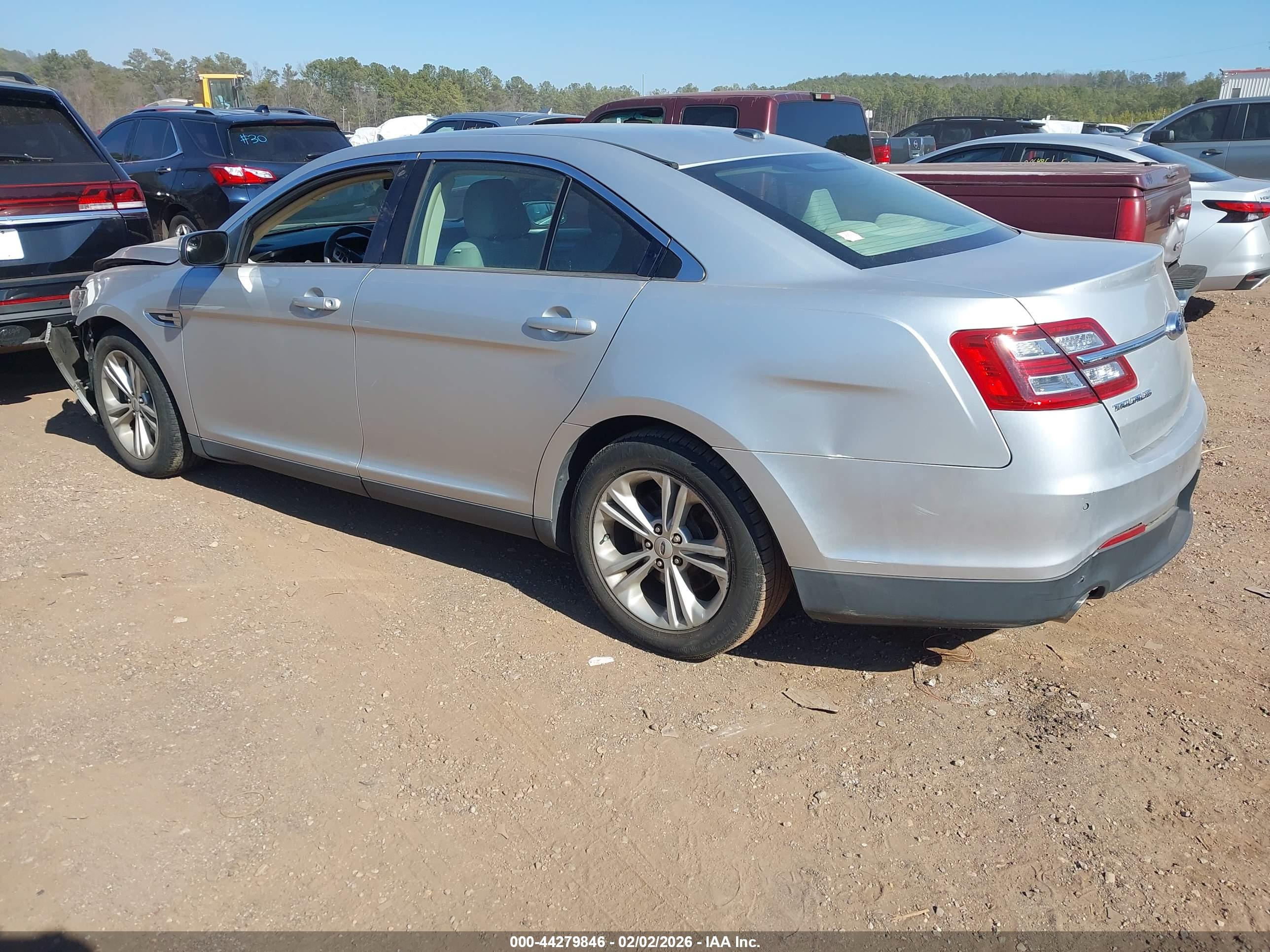 FORD TAURUS image 3