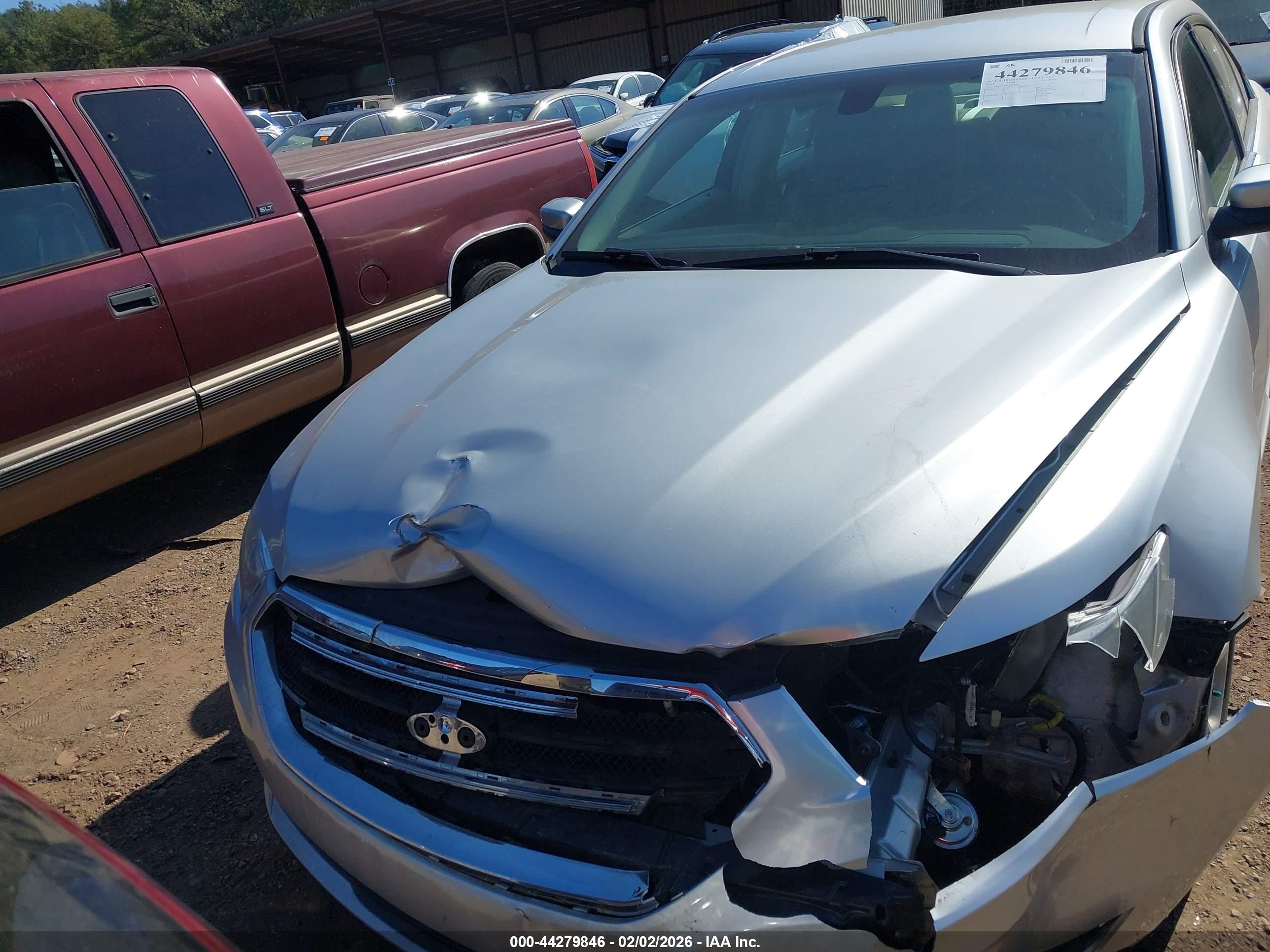 FORD TAURUS image 6