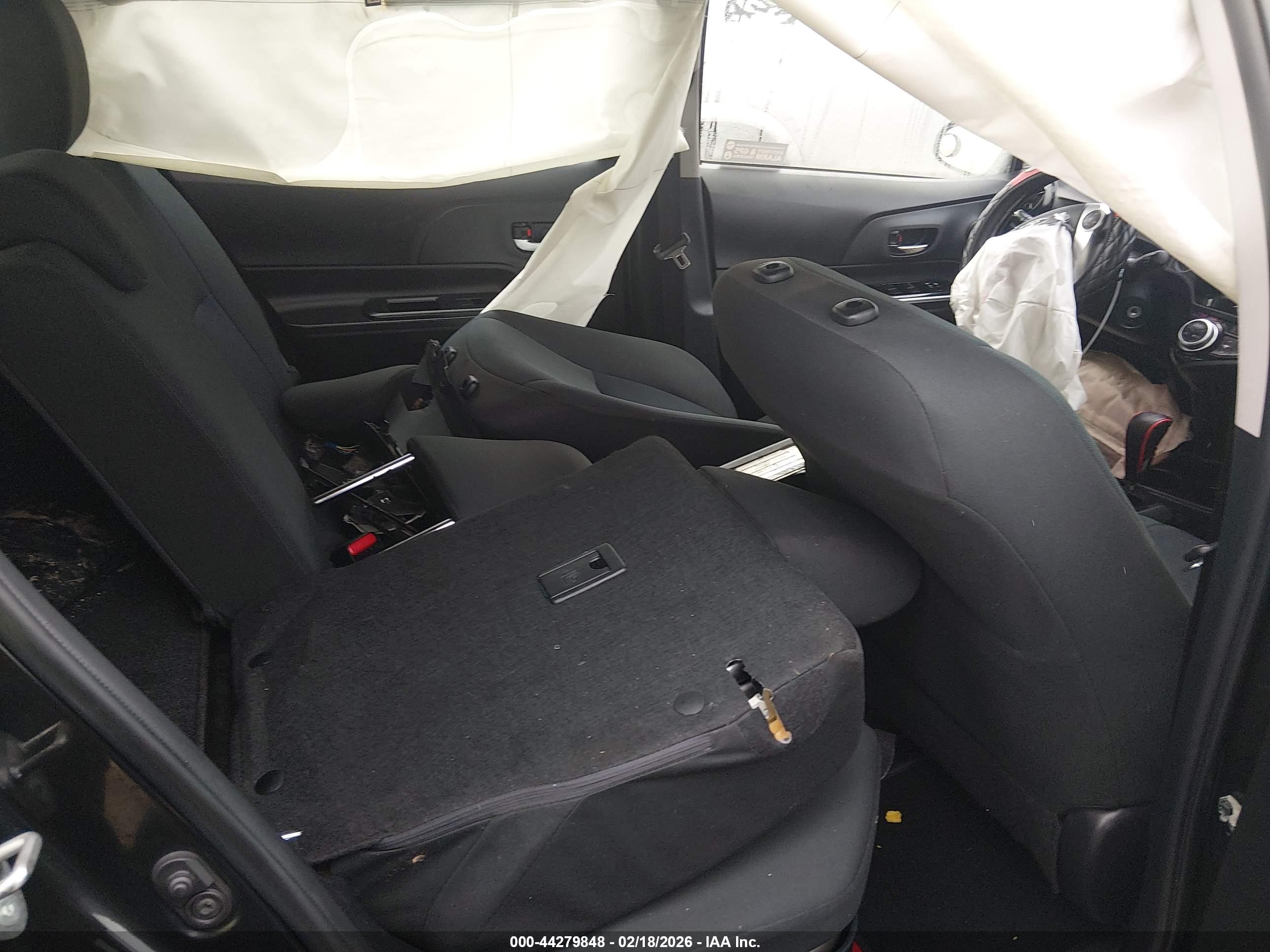 TOYOTA PRIUS image 8