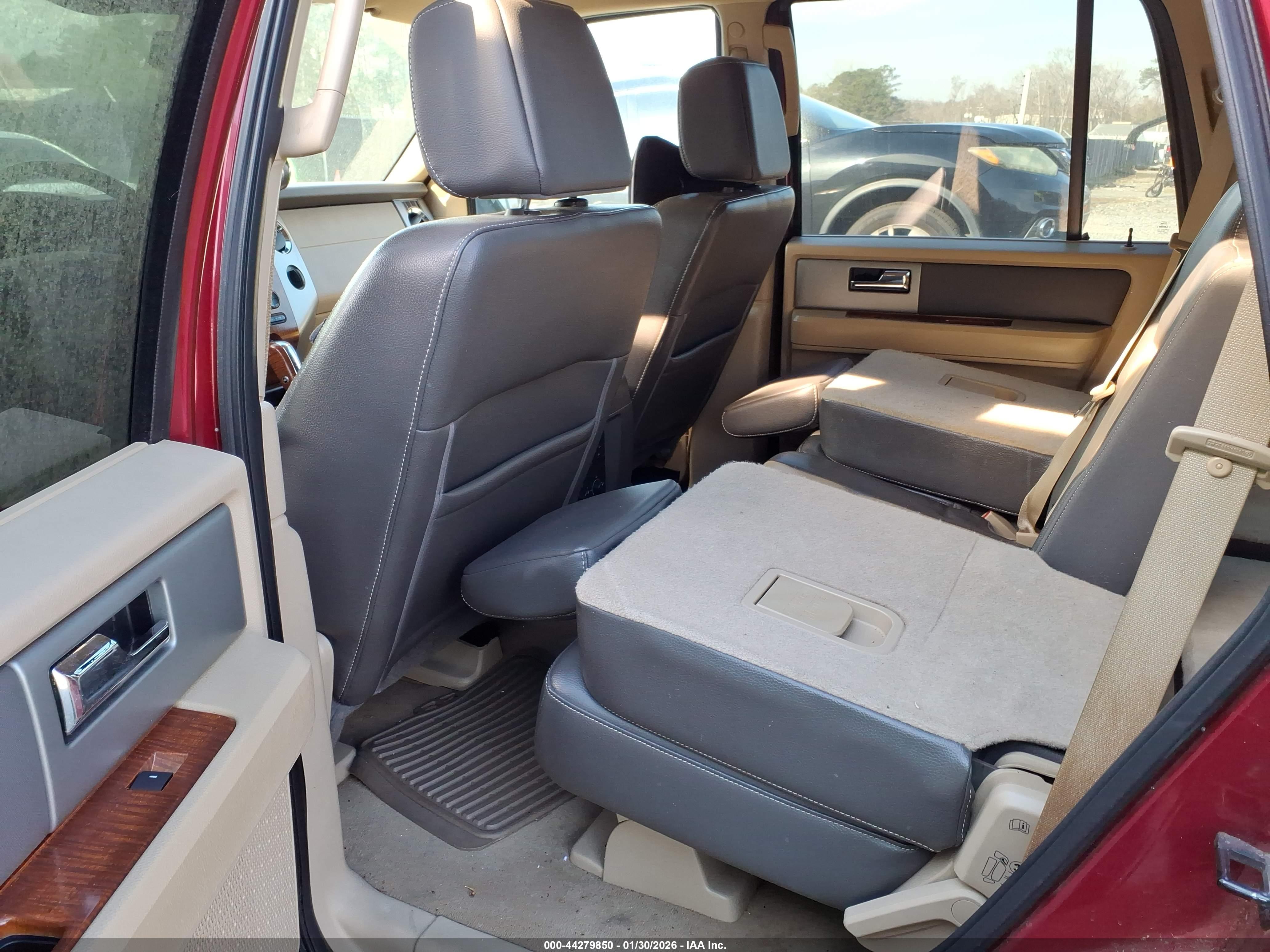 FORD EXPEDITION image 8