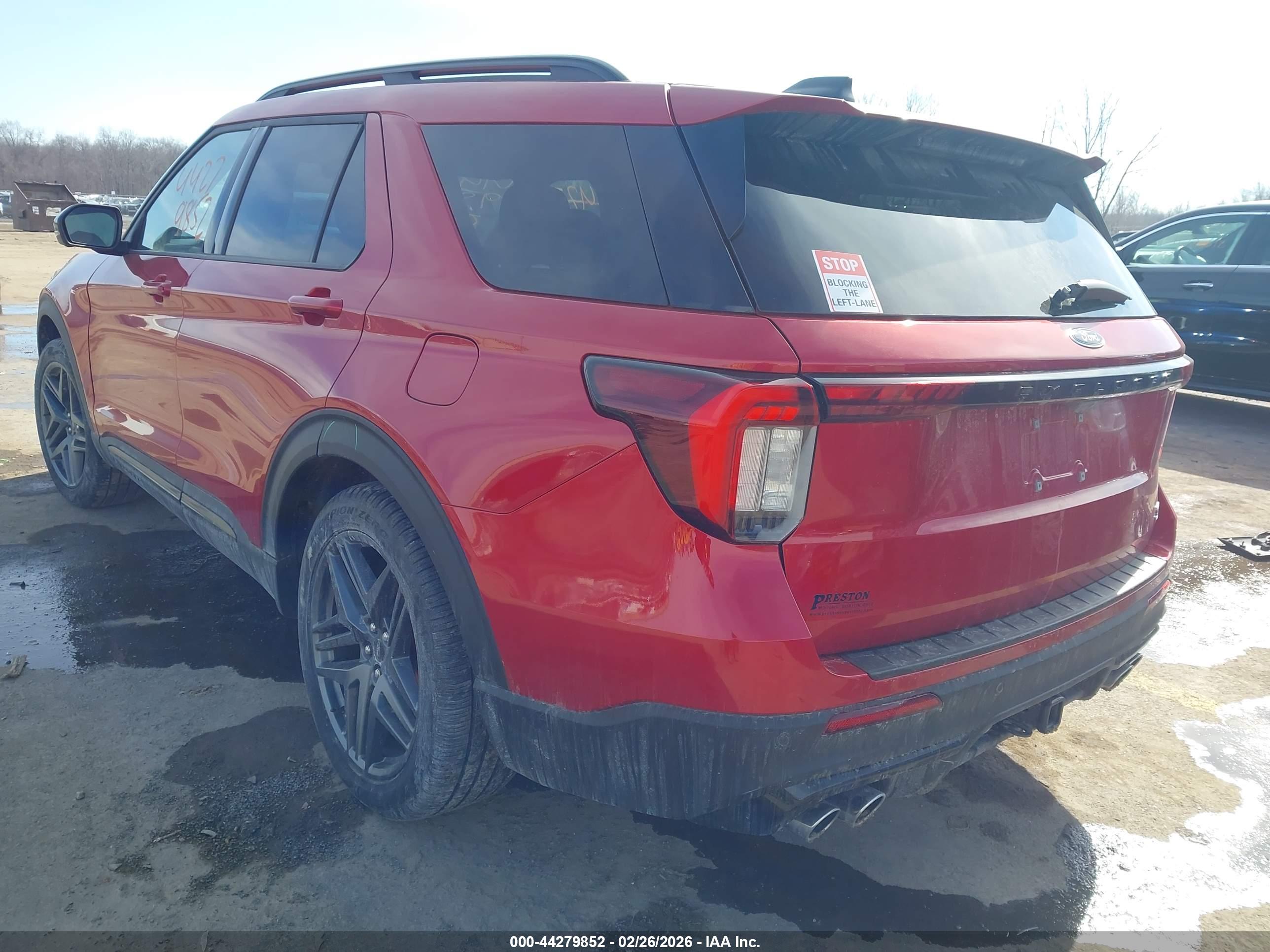FORD EXPLORER image 3