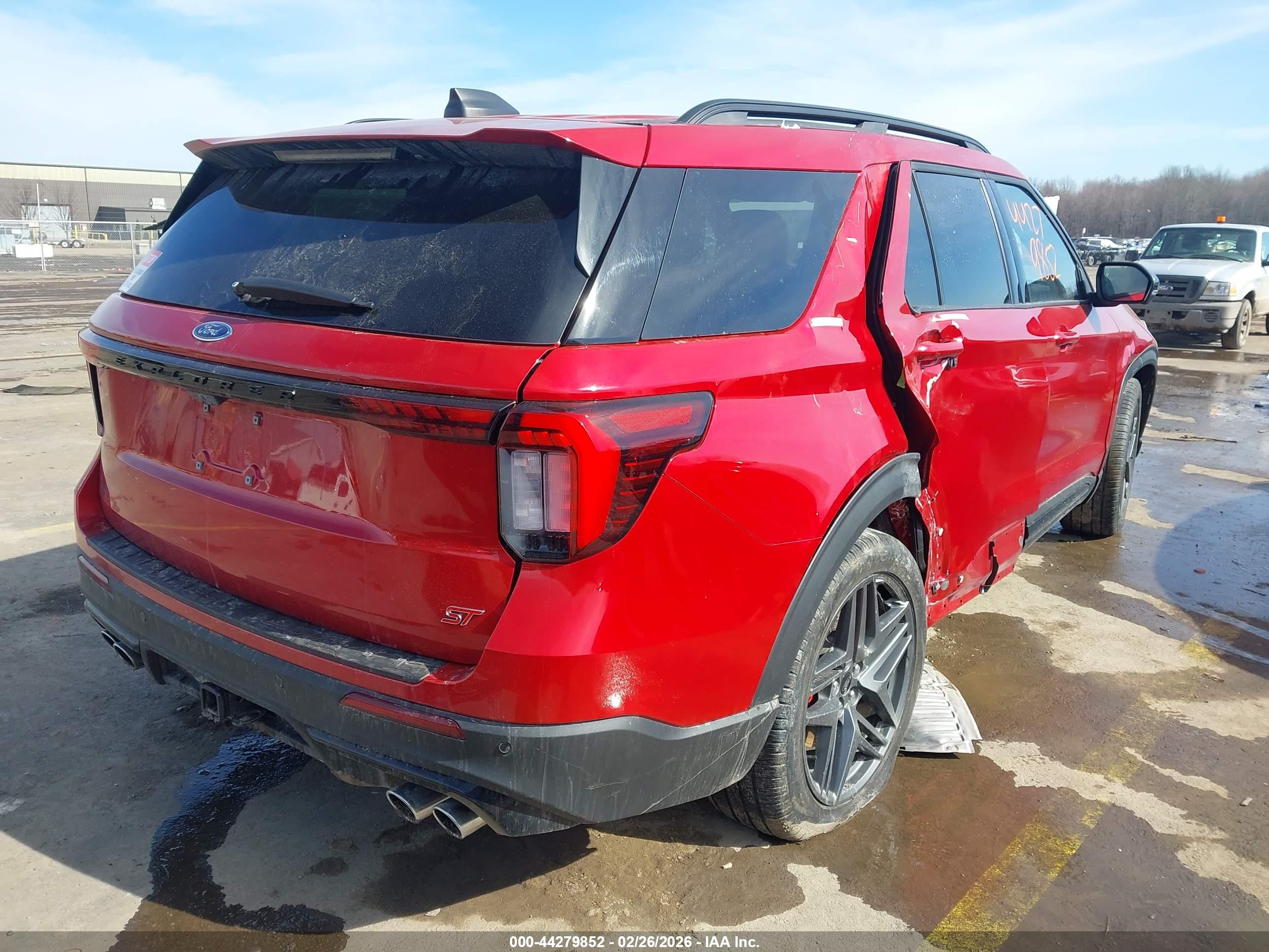 FORD EXPLORER image 4