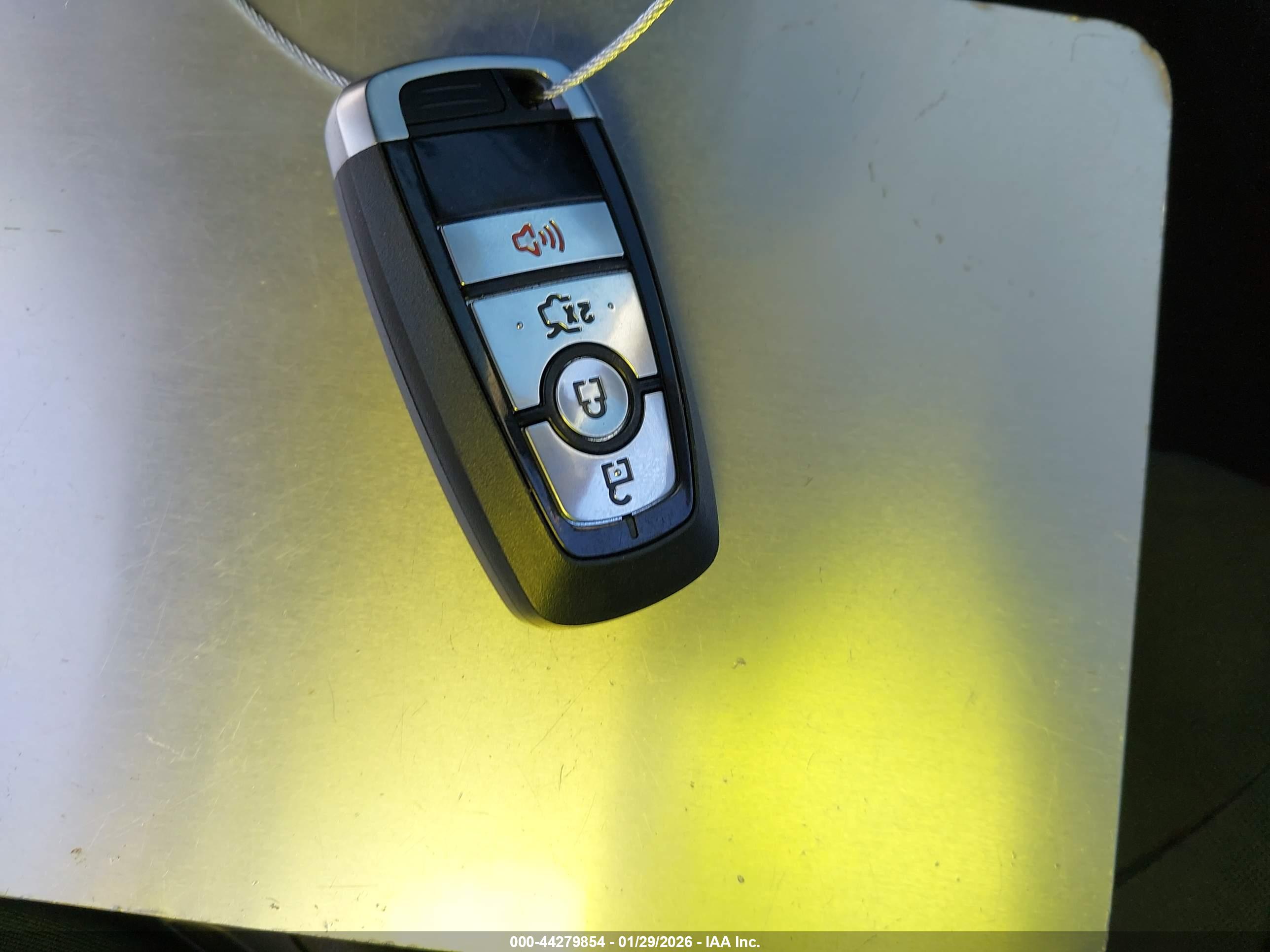 FORD FUSION image 11