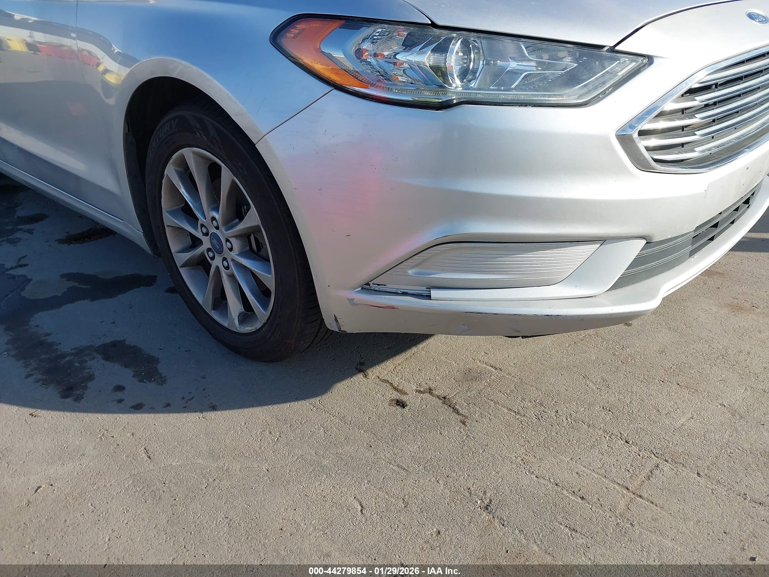 FORD FUSION image 6