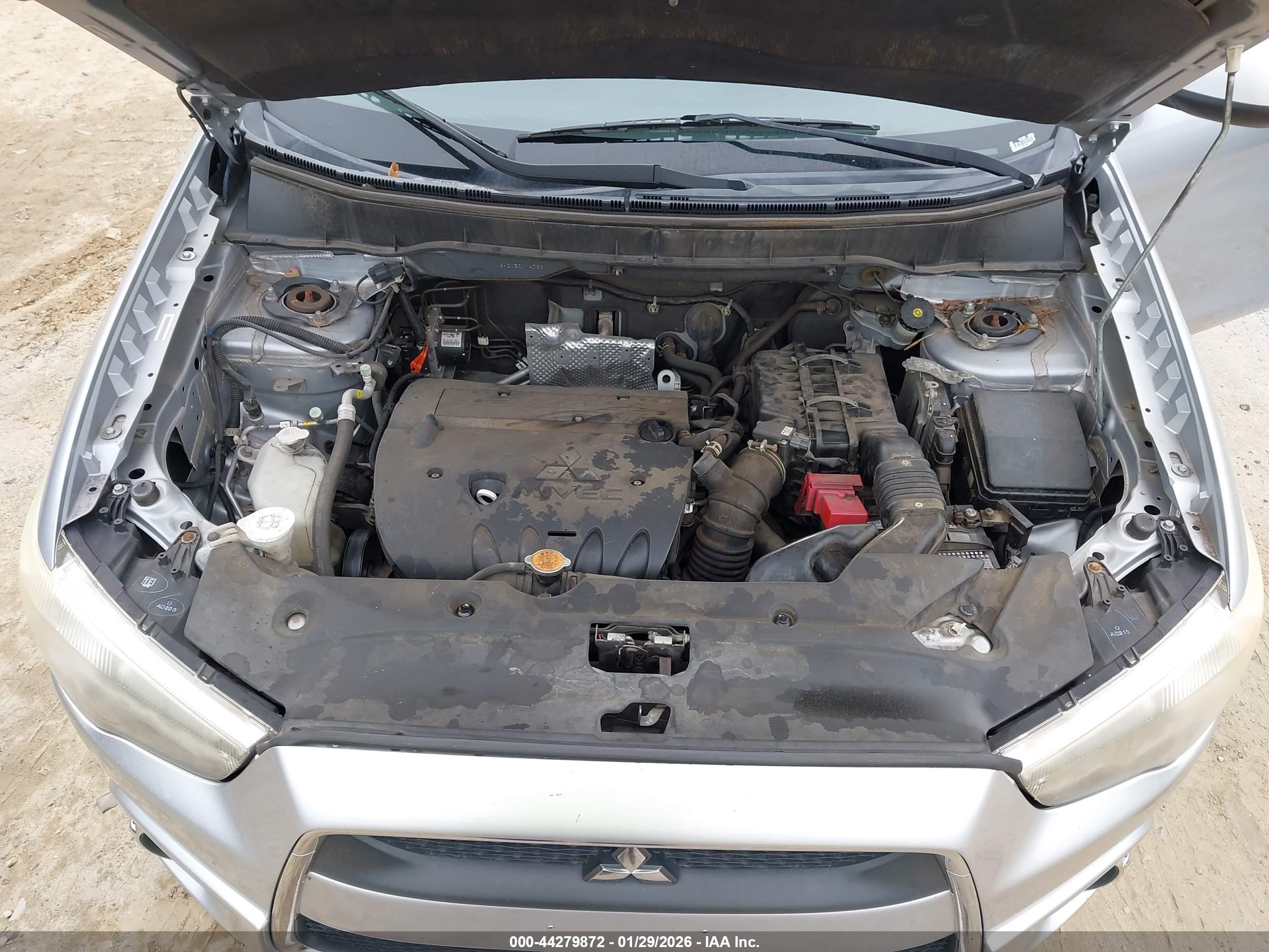 MITSUBISHI OUTLANDER image 10