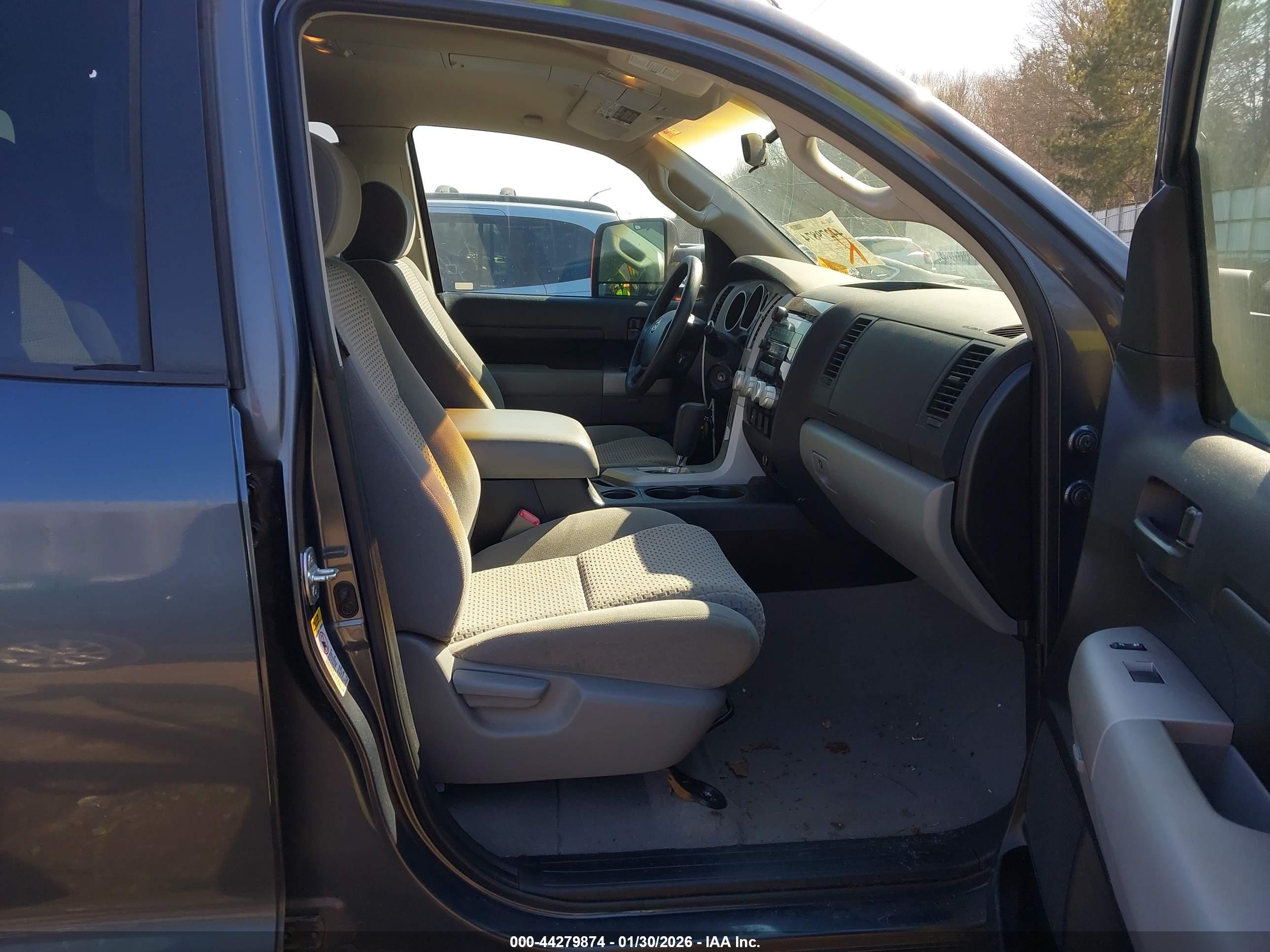 TOYOTA TUNDRA image 5
