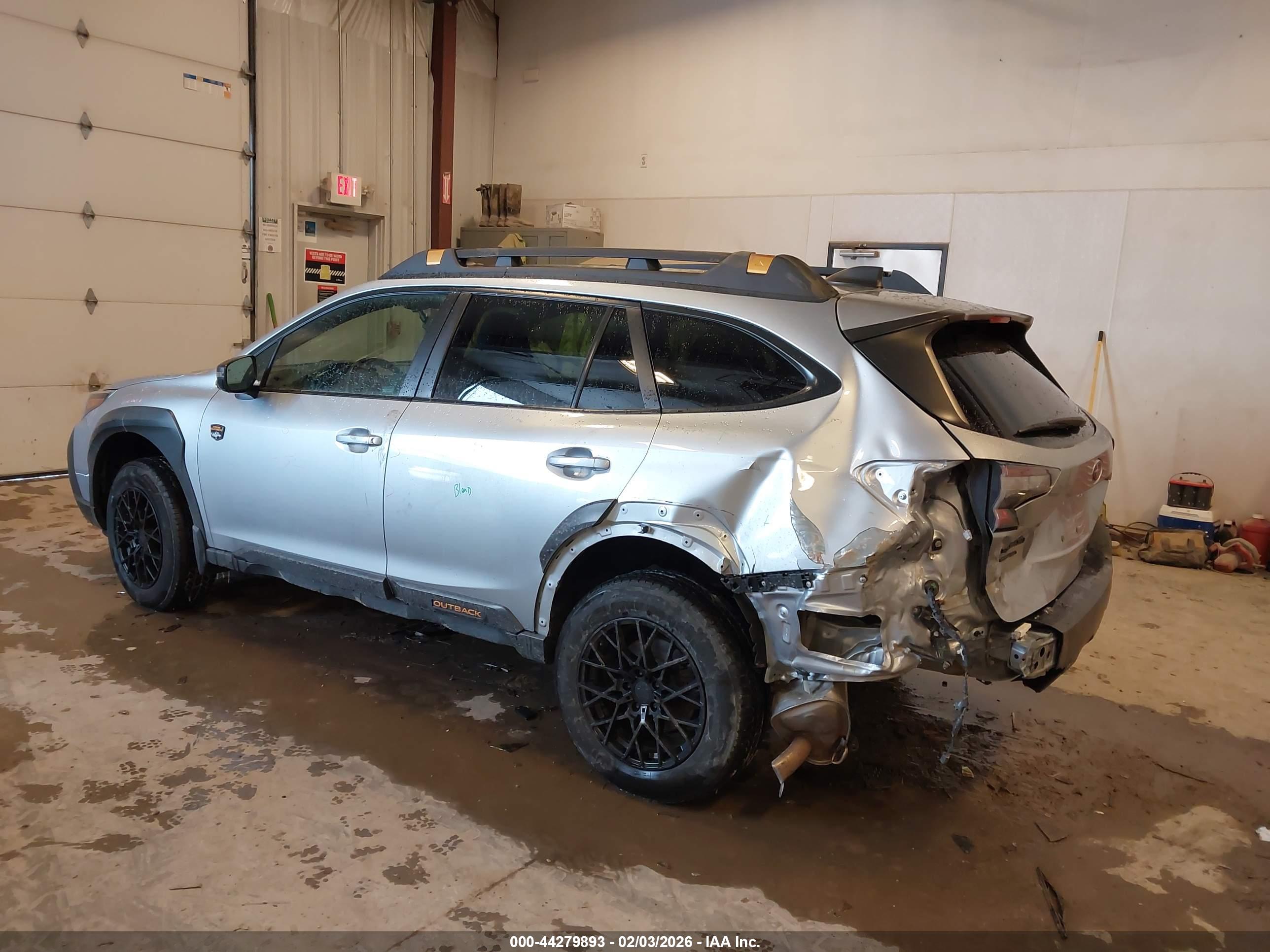SUBARU OUTBACK image 3