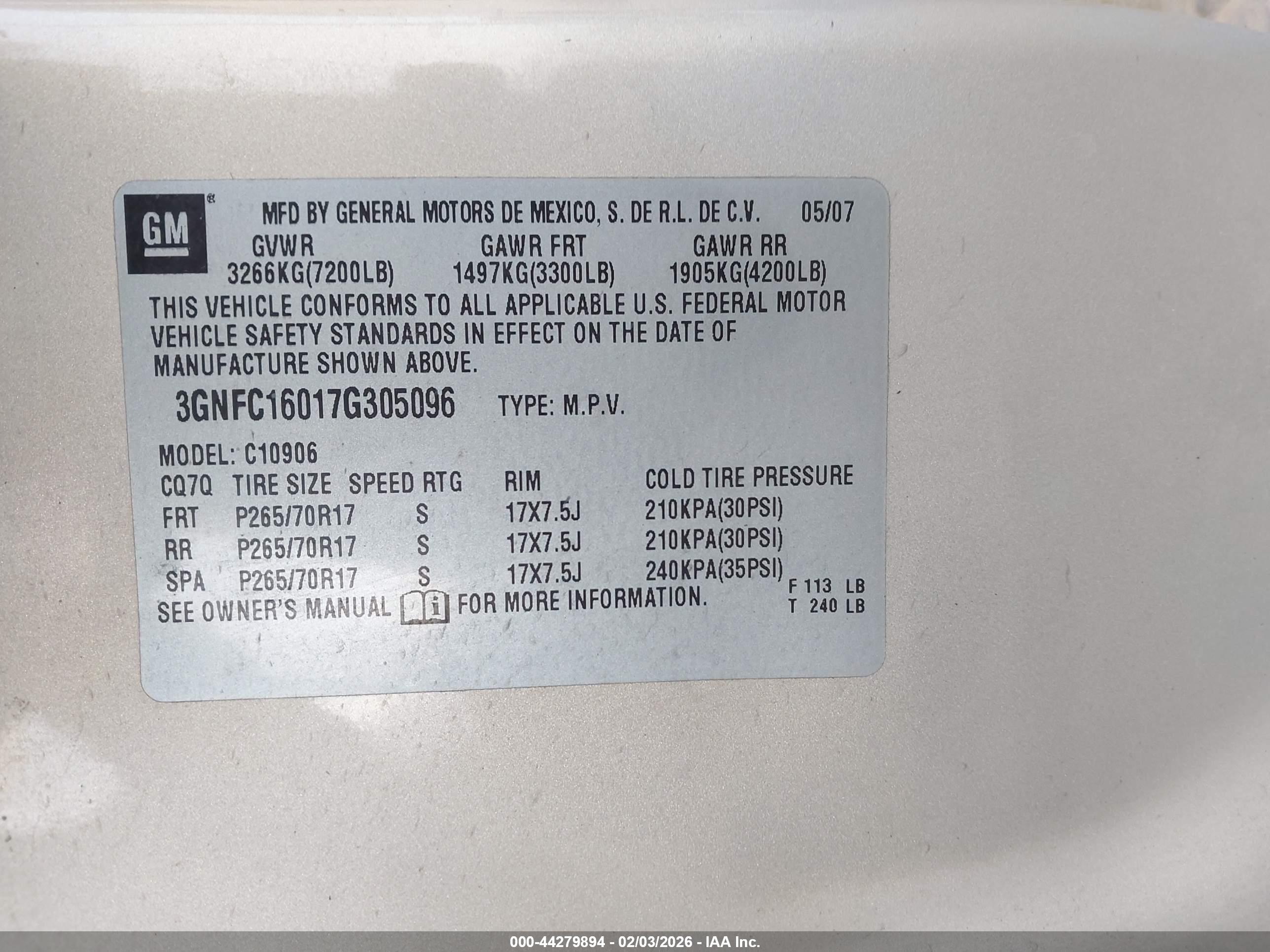 CHEVROLET SUBURBAN image 9
