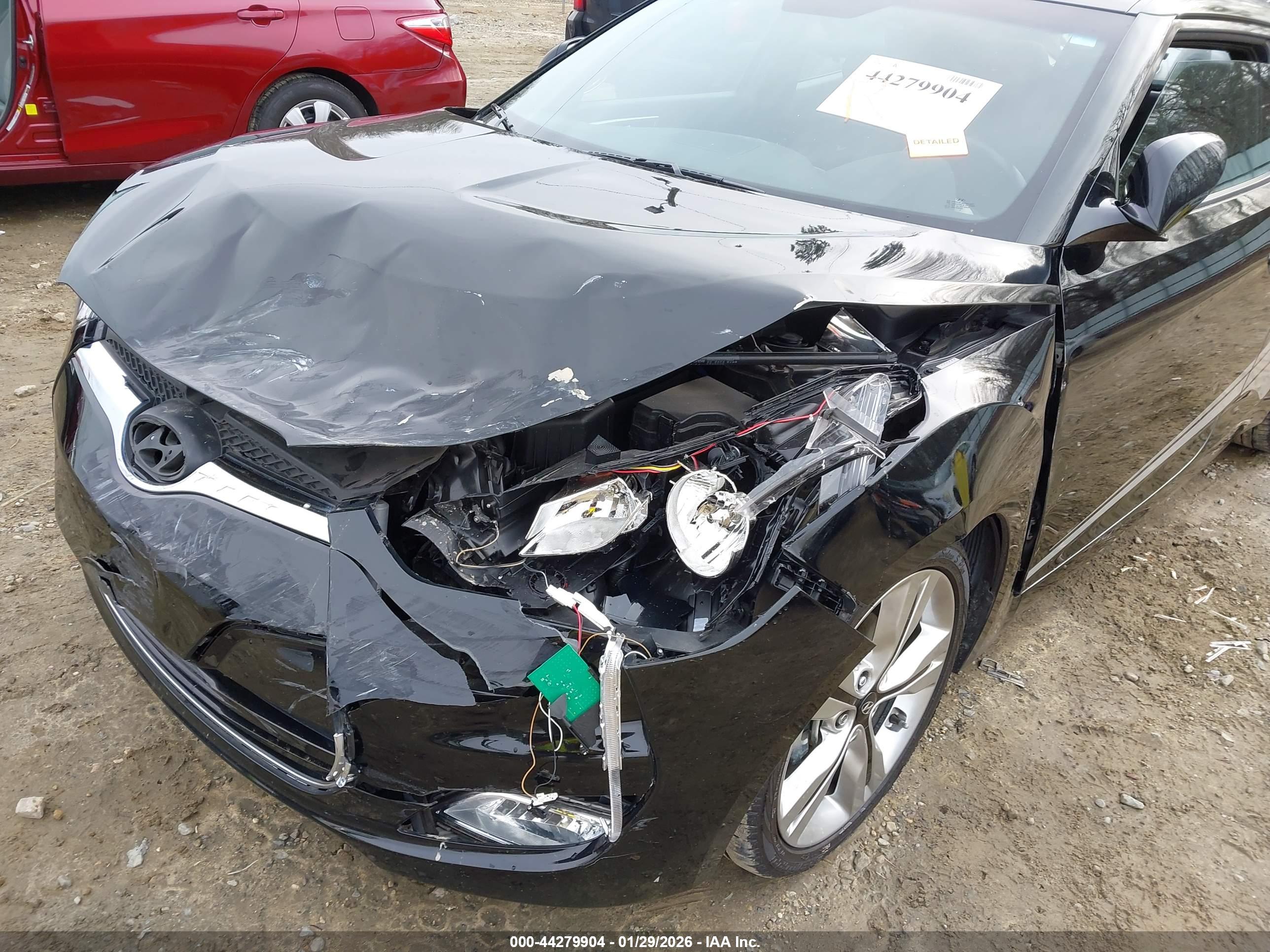 HYUNDAI VELOSTER image 6