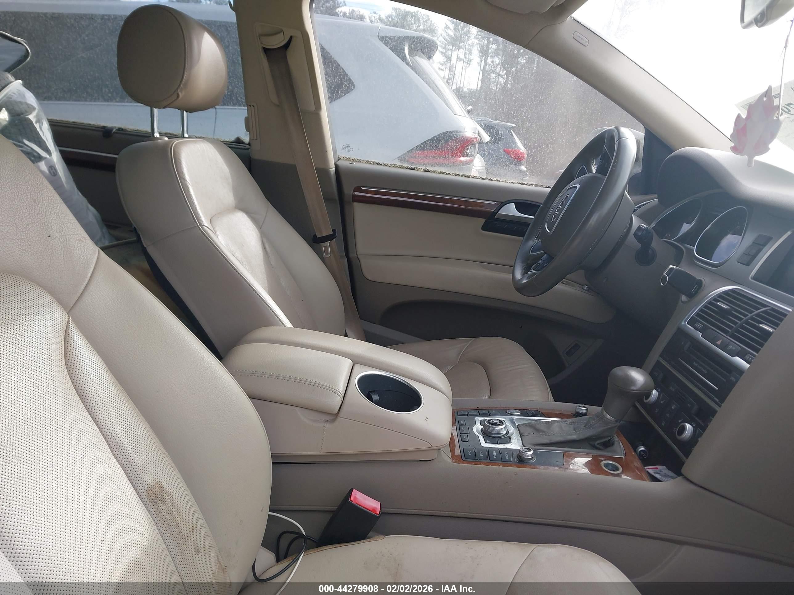 AUDI Q7 image 5