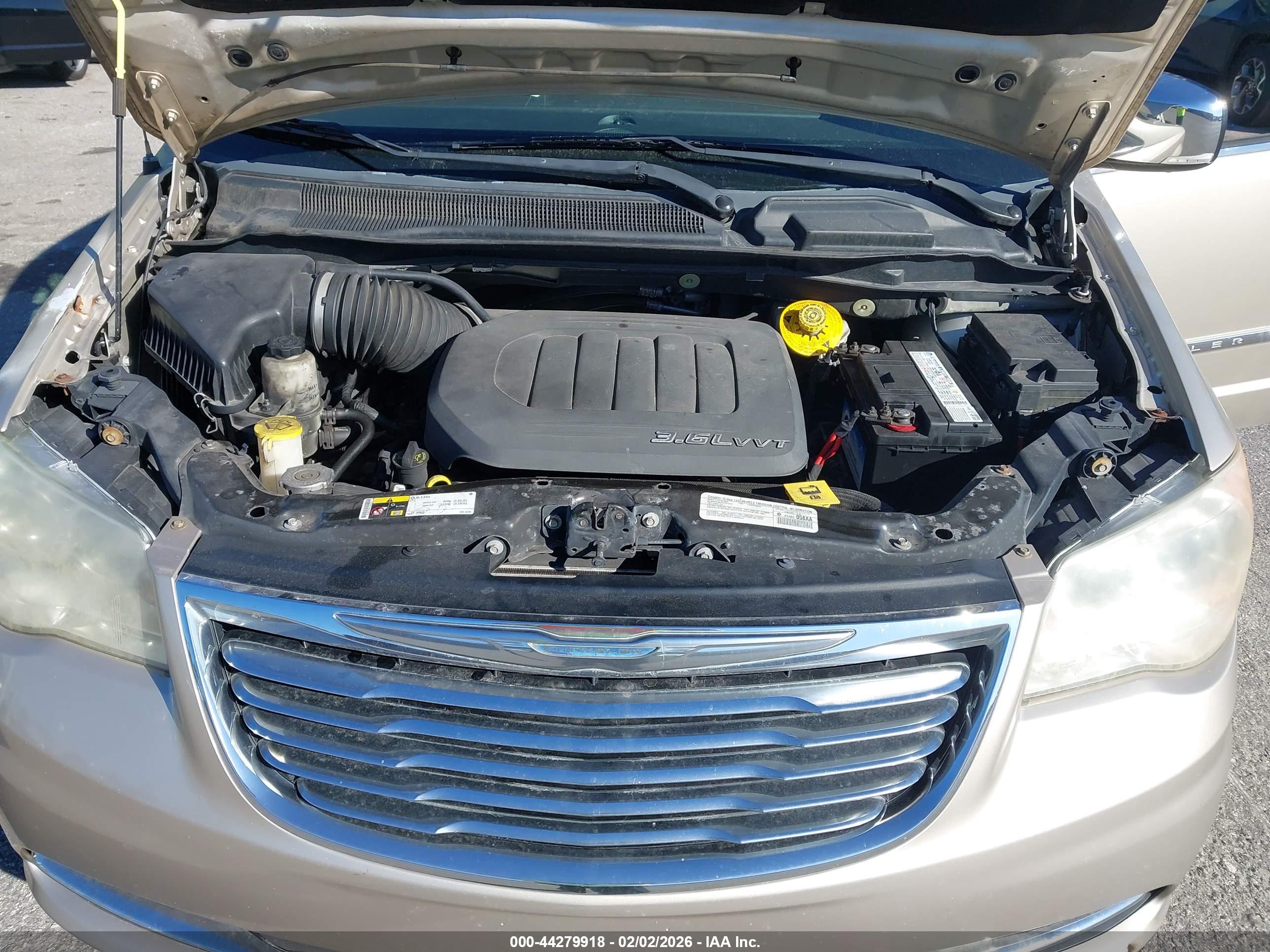 CHRYSLER TOWN image 10