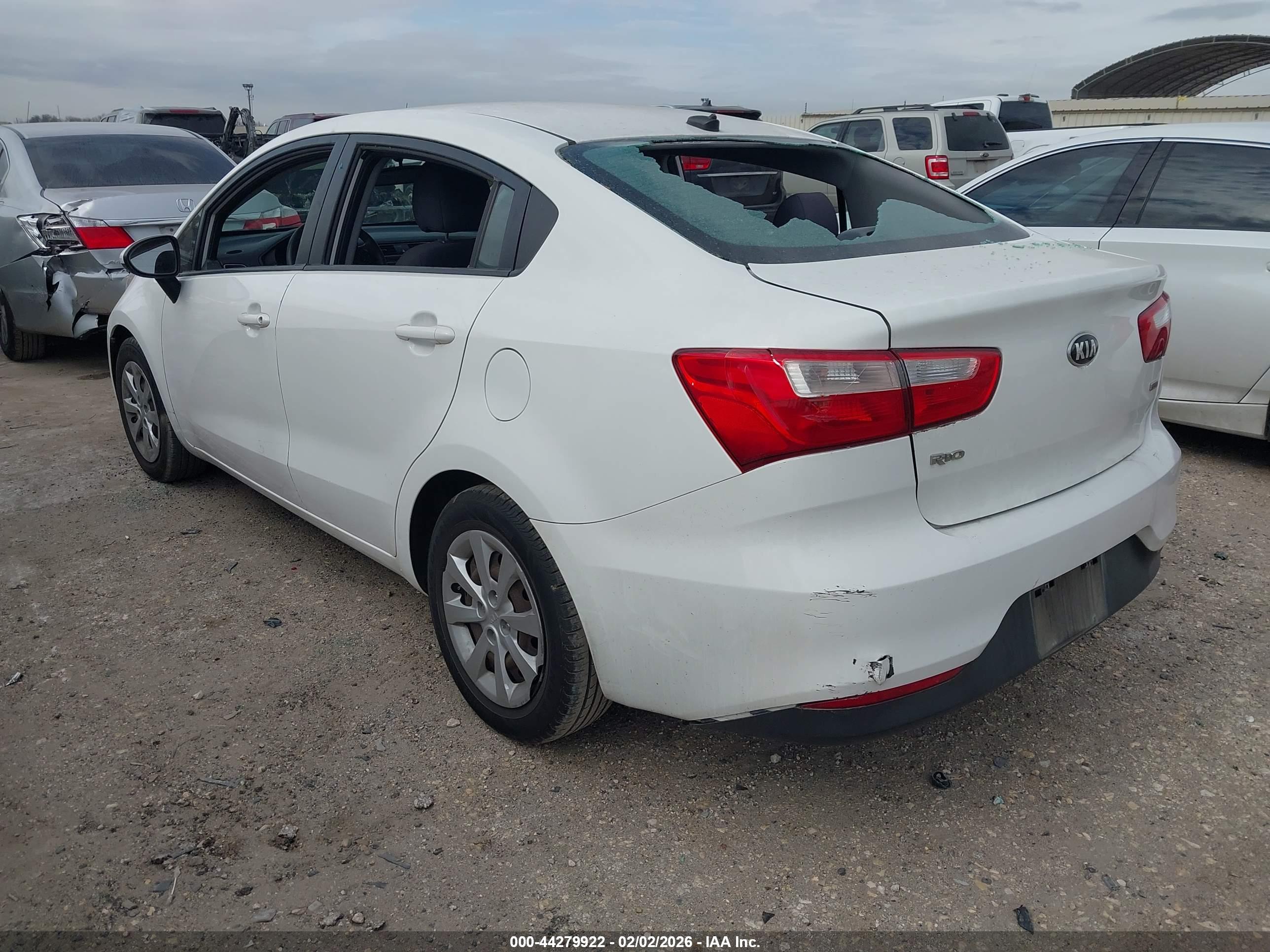 KIA RIO image 3