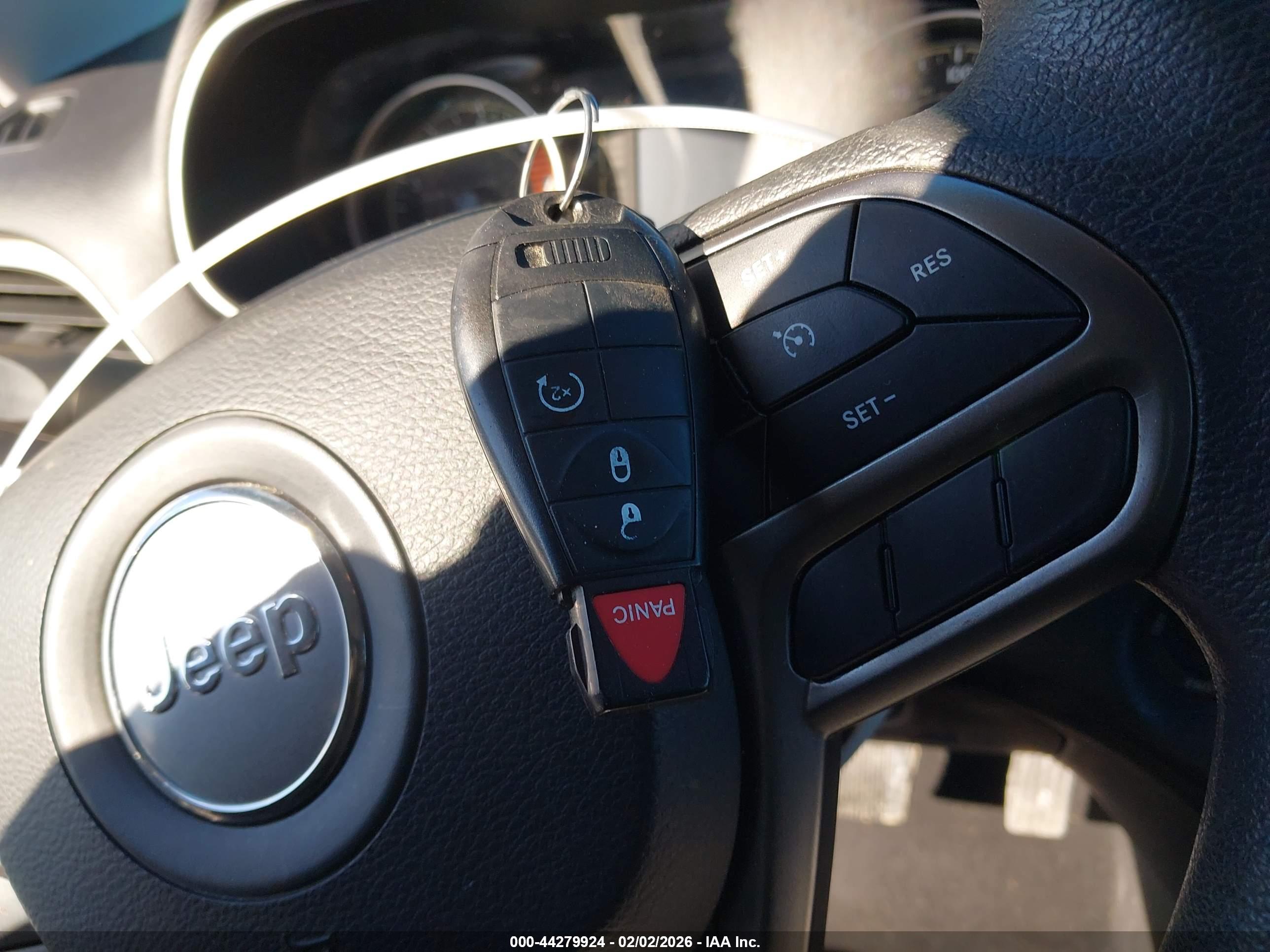 JEEP CHEROKEE image 11