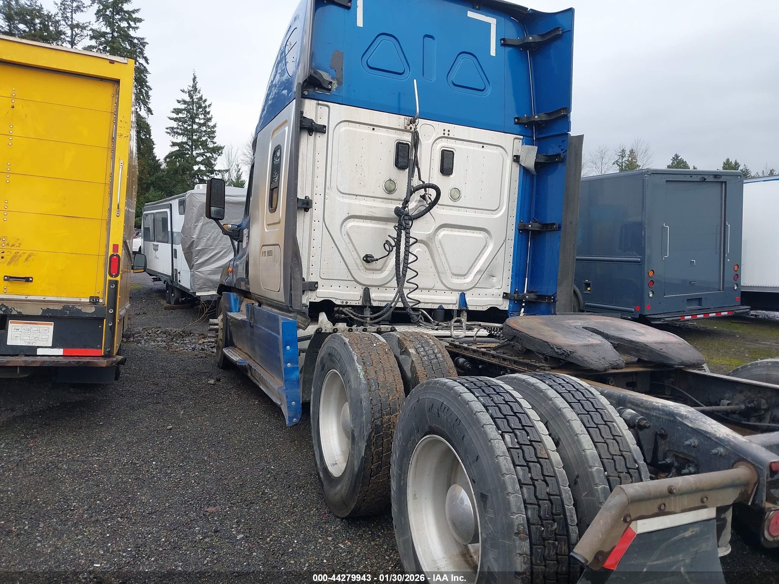 FREIGHTLINER CASCADIA image 3