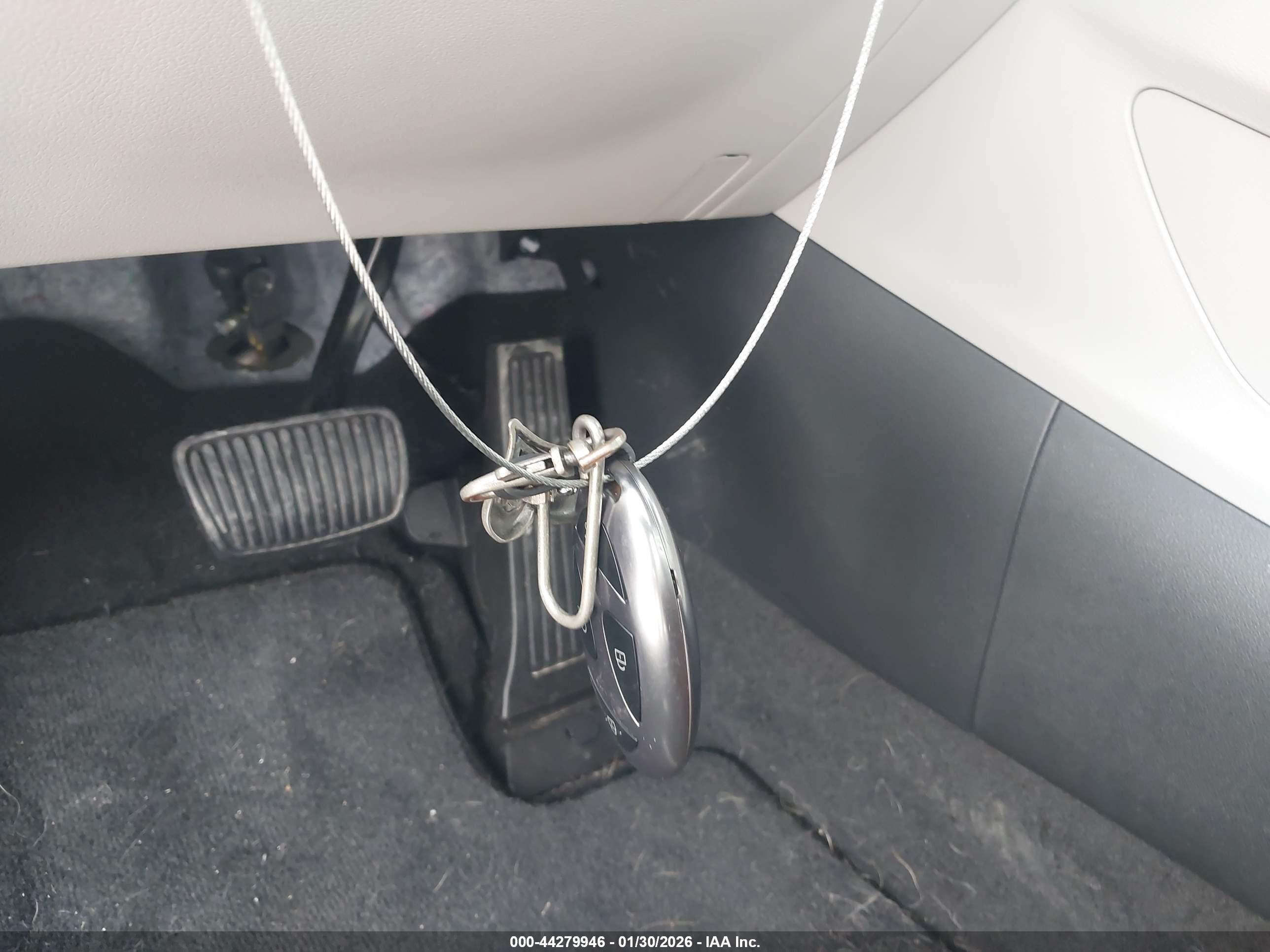 HYUNDAI TUCSON image 11