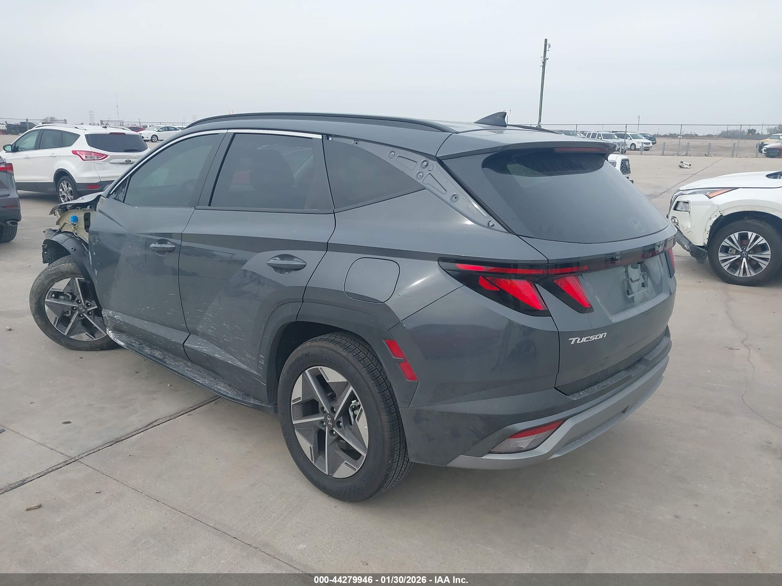 HYUNDAI TUCSON image 3