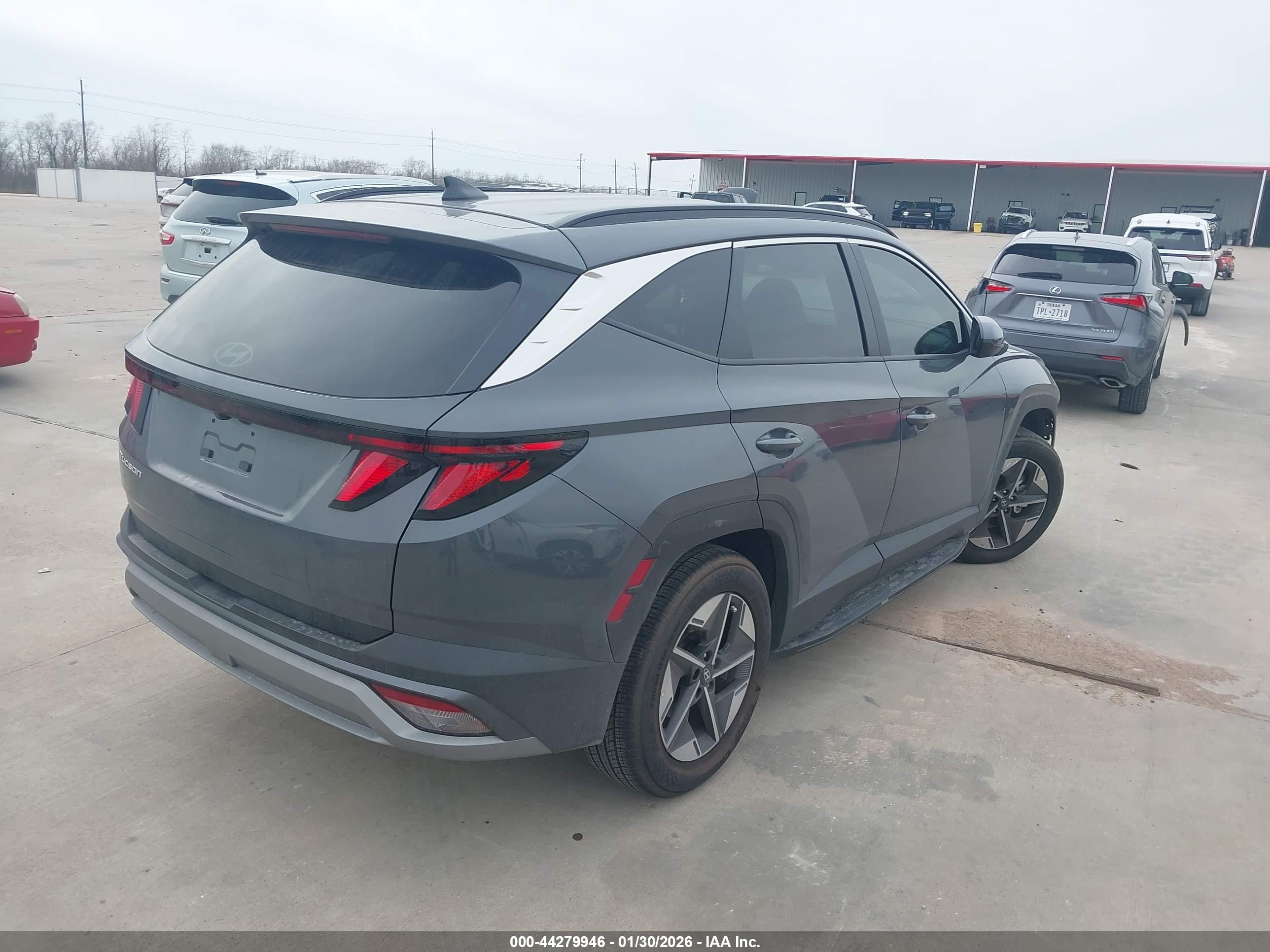 HYUNDAI TUCSON image 4