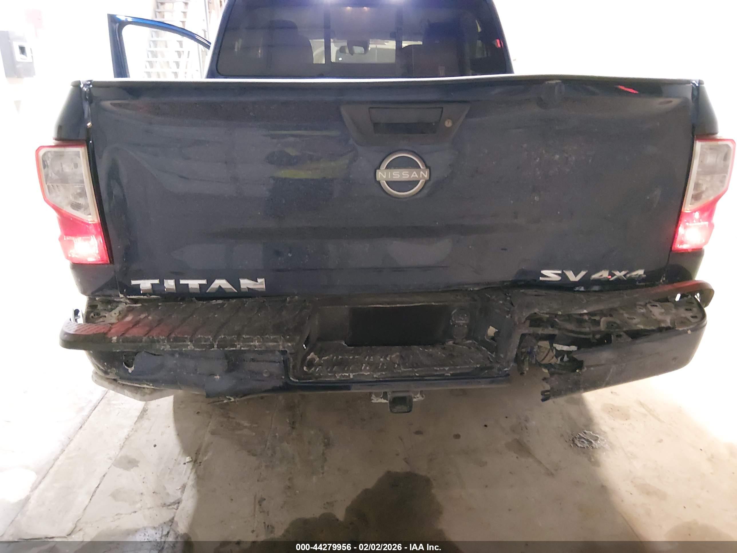 NISSAN TITAN image 6