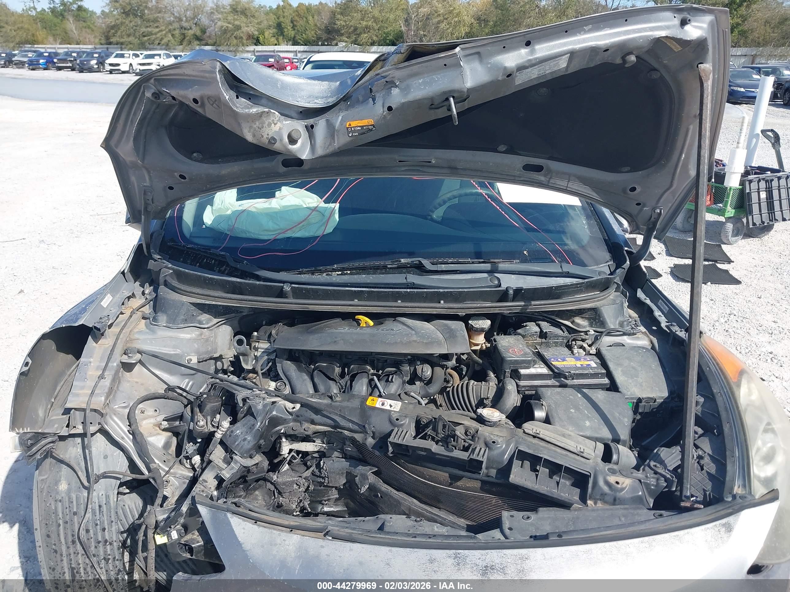 HYUNDAI ELANTRA image 10