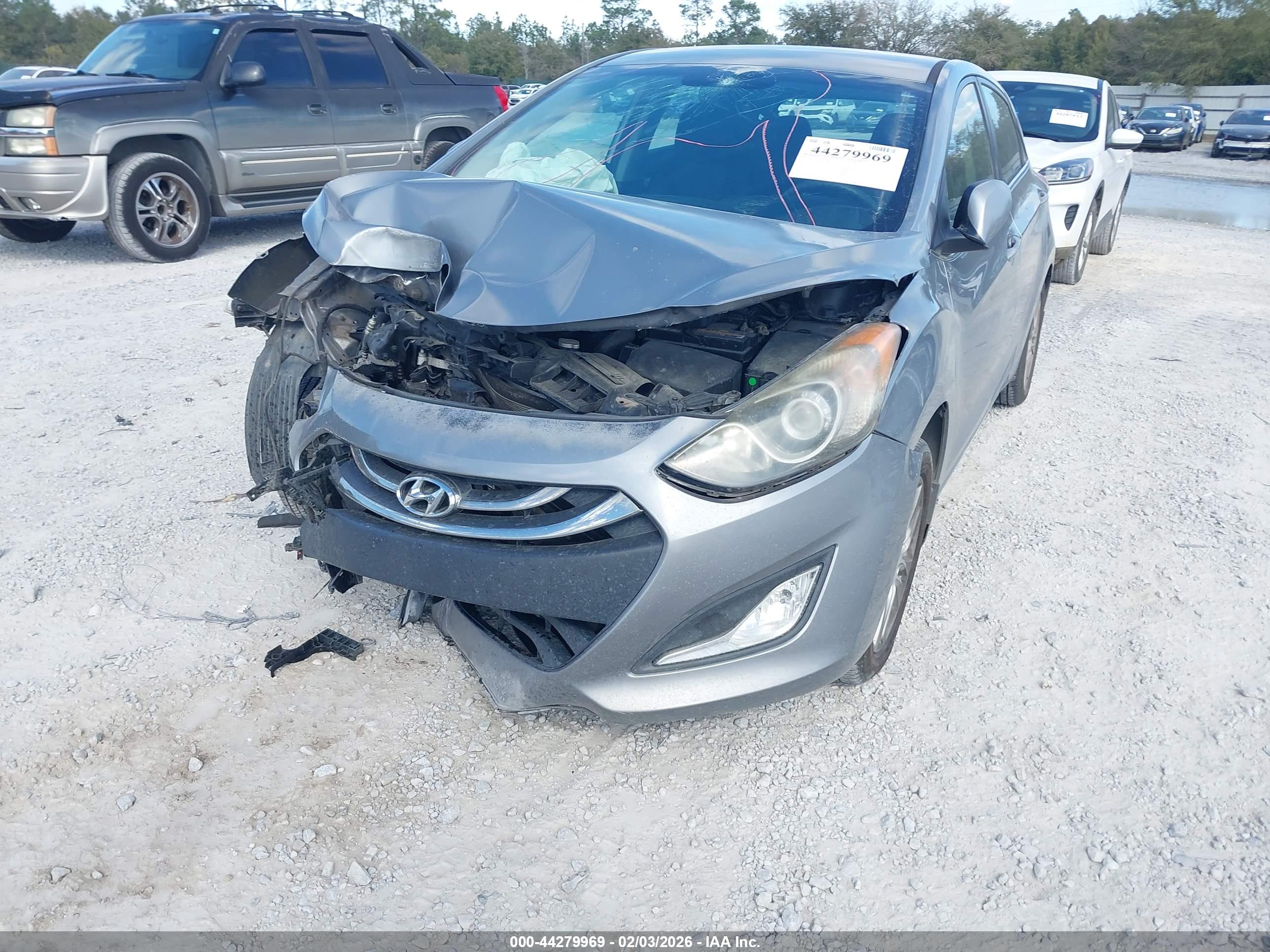 HYUNDAI ELANTRA image 6