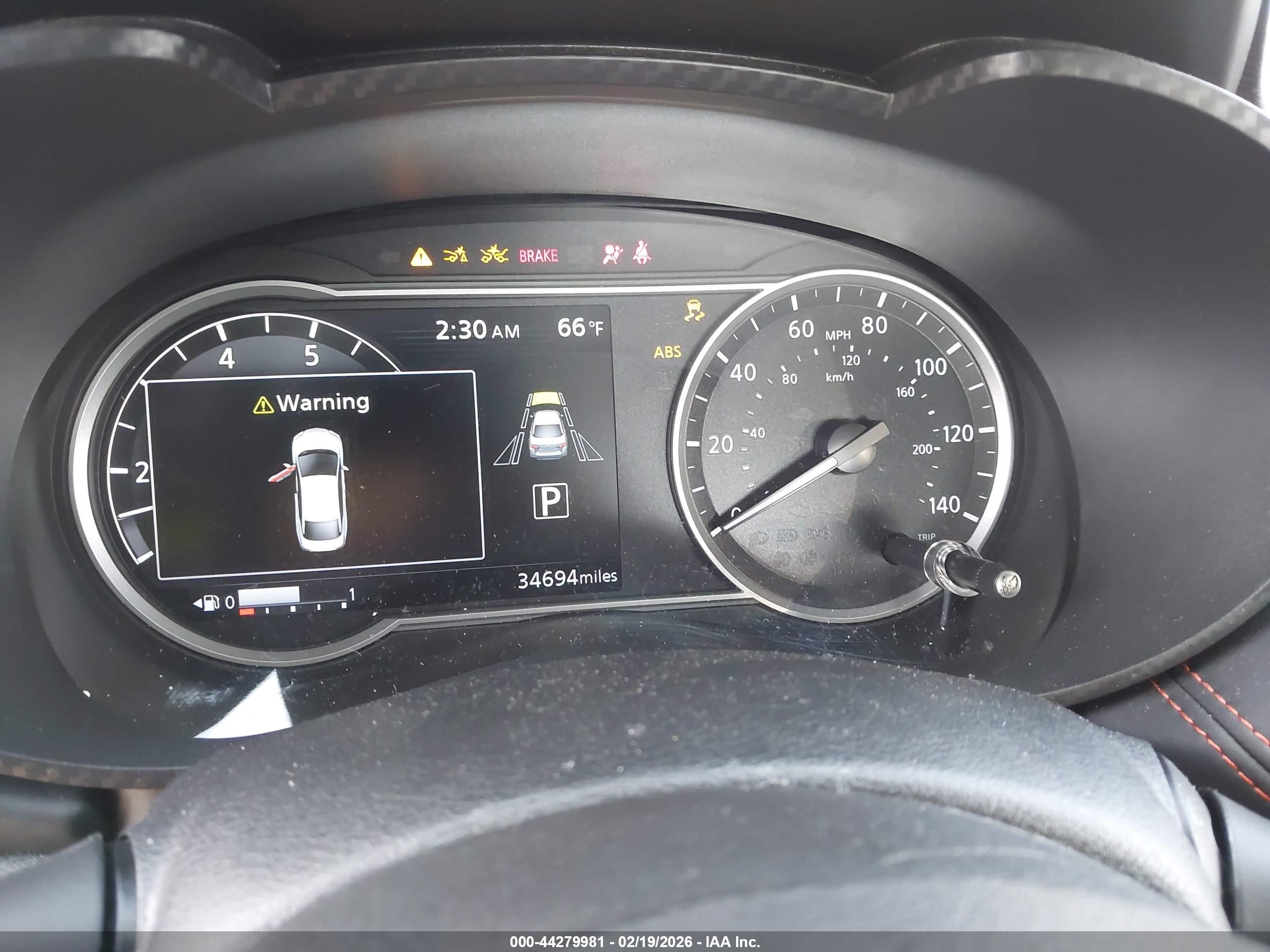 NISSAN VERSA image 7