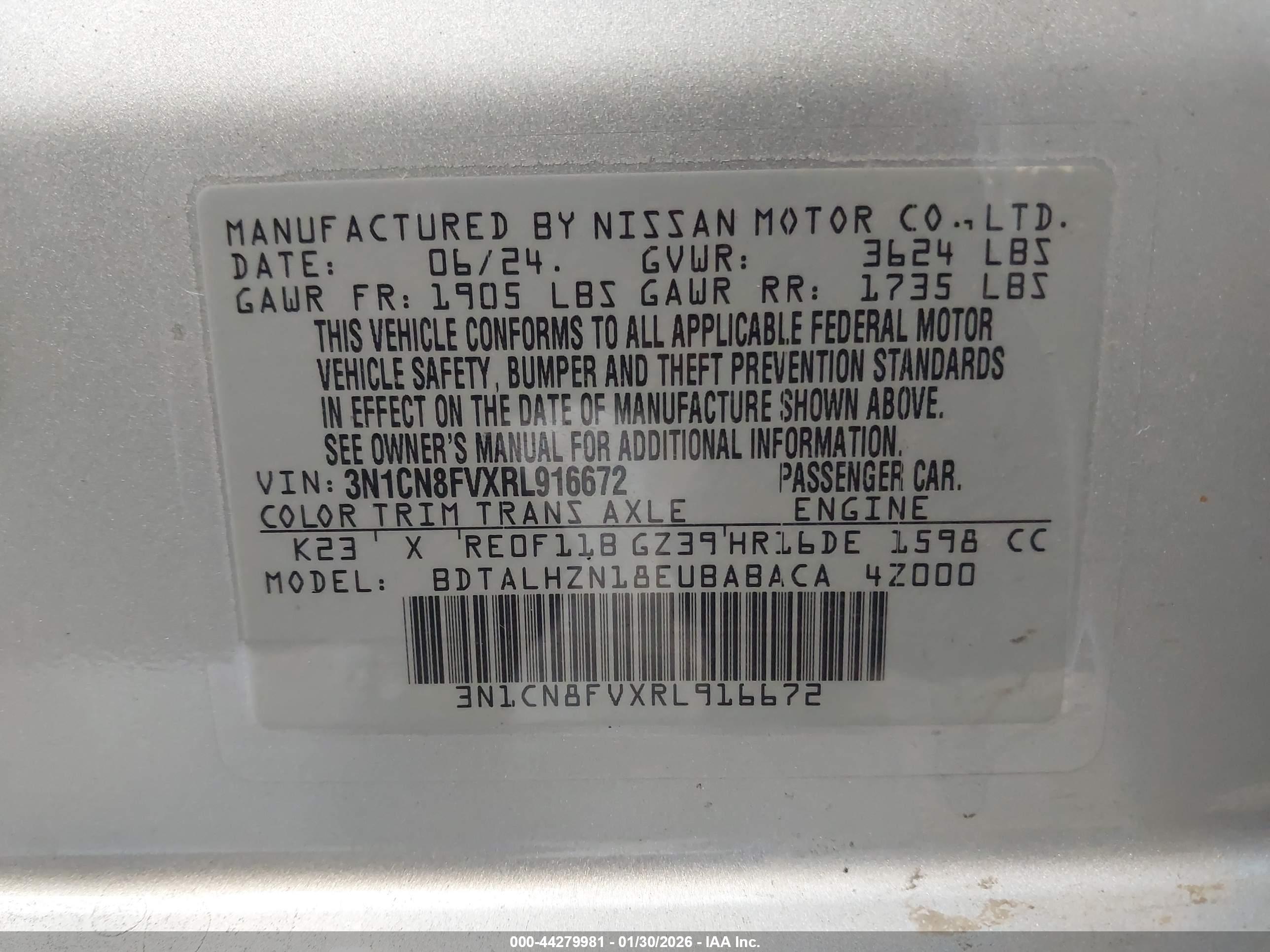 NISSAN VERSA image 9