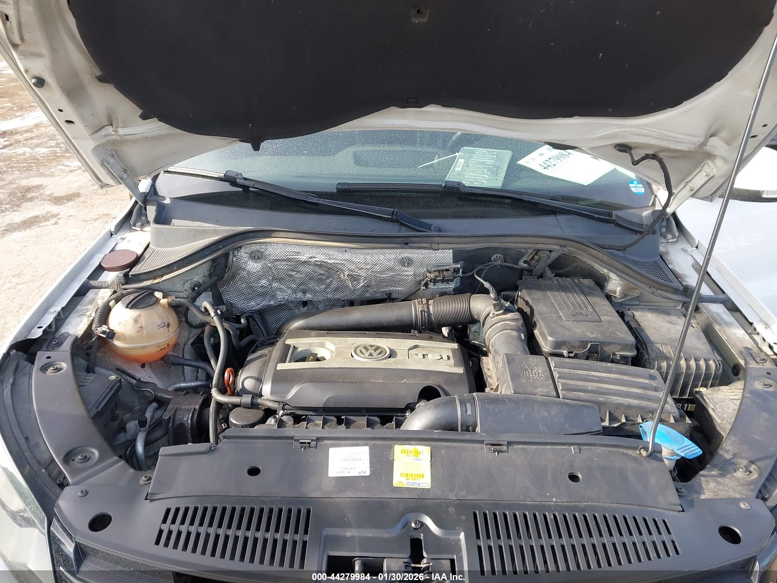 VOLKSWAGEN TIGUAN image 10