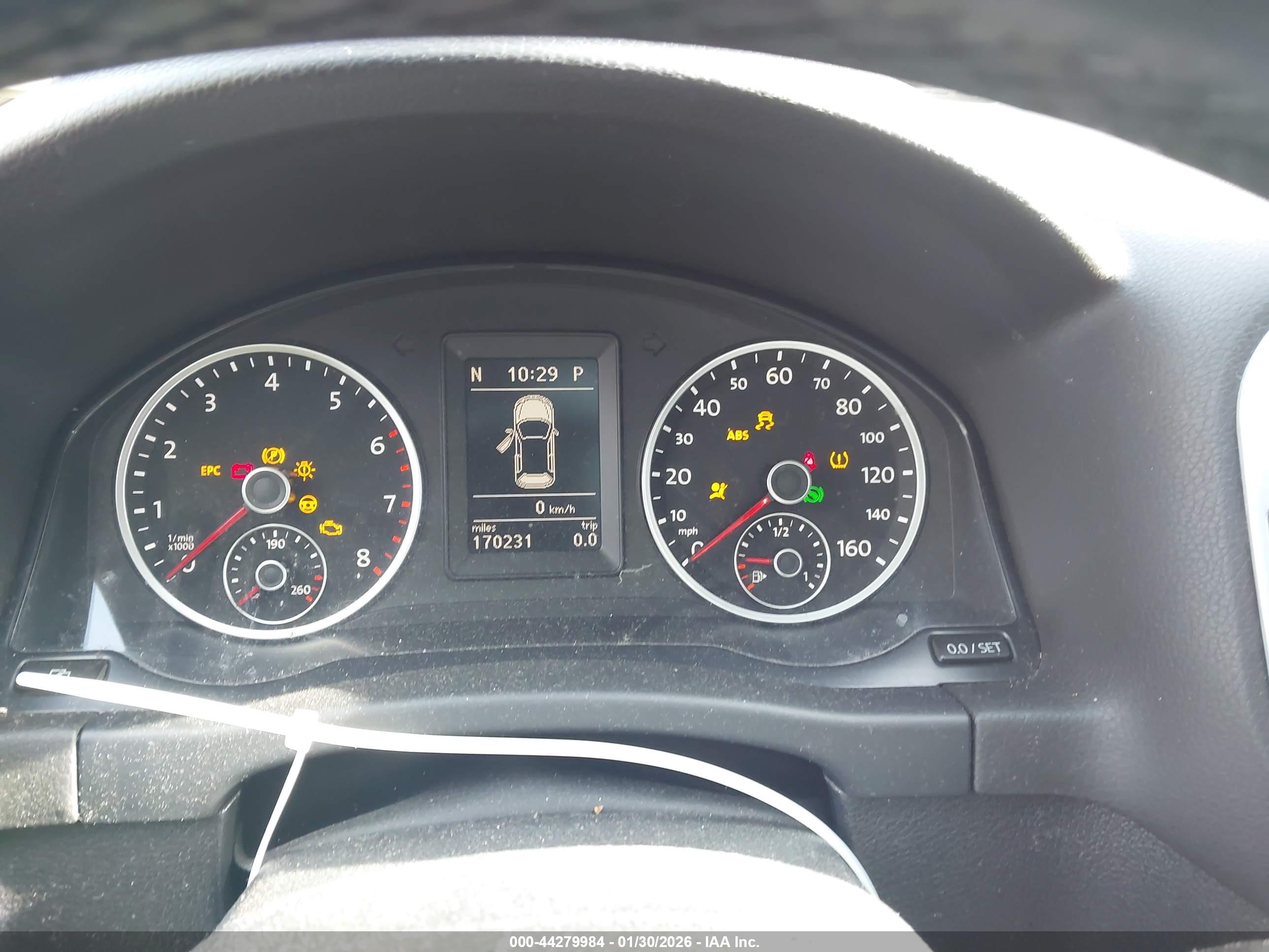 VOLKSWAGEN TIGUAN image 7