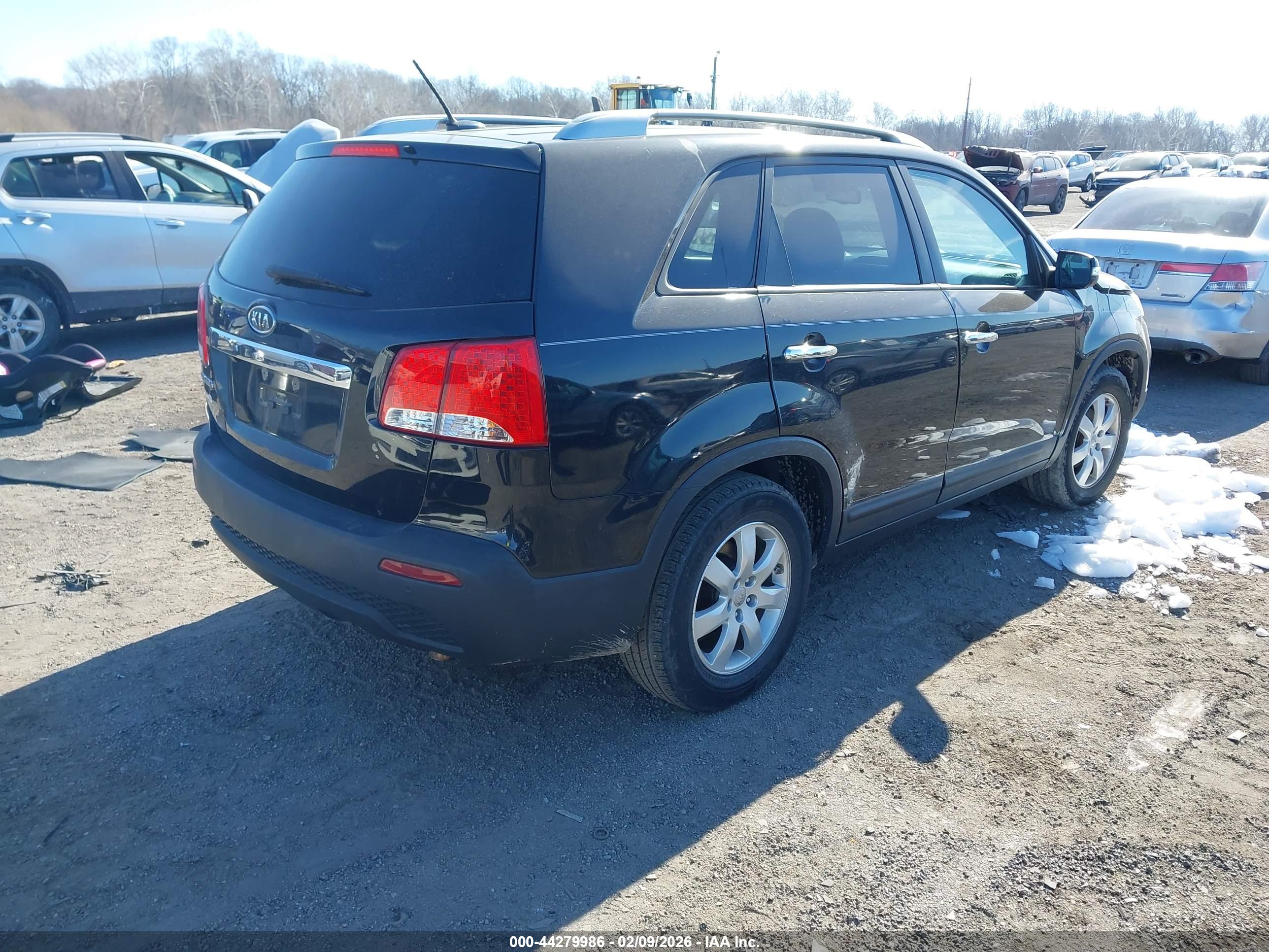 KIA SORENTO image 4