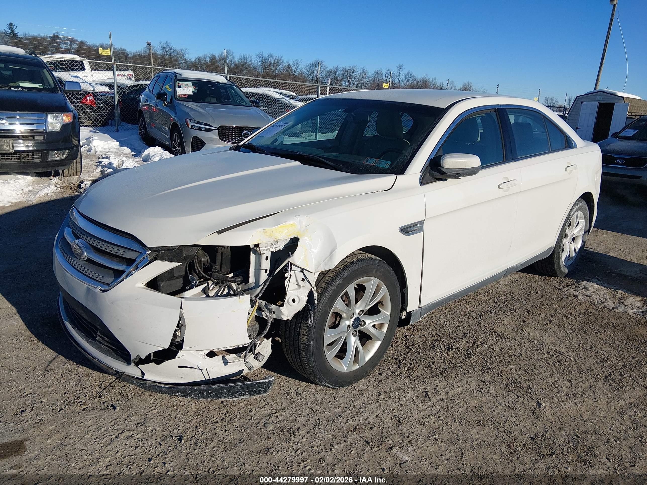 FORD TAURUS image 2