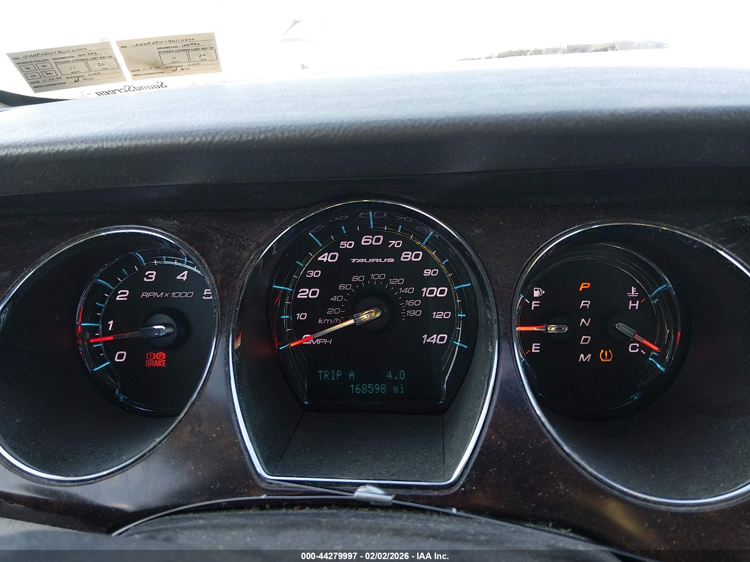 FORD TAURUS image 7