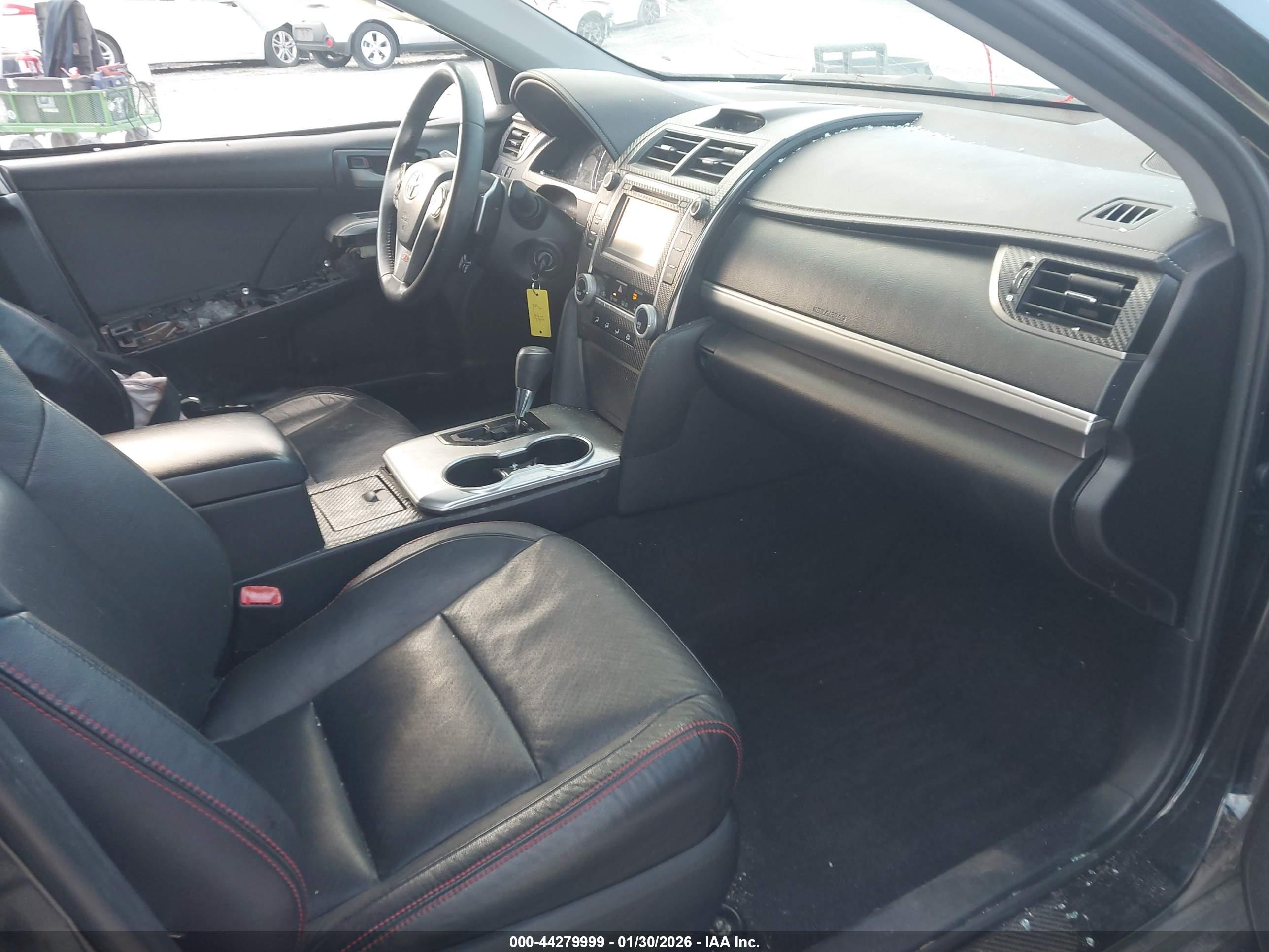 TOYOTA CAMRY image 5